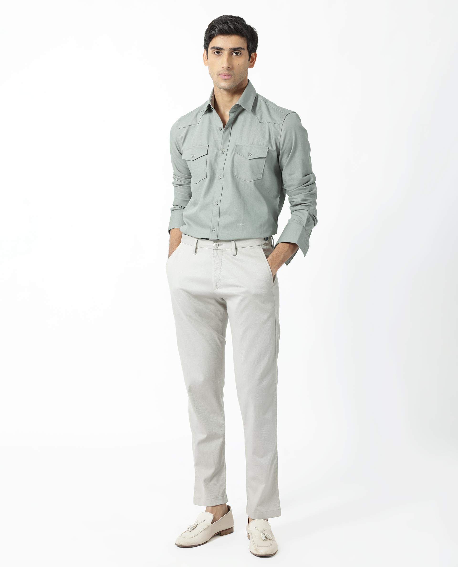 Men's Green Casual Regular Fit Solid Full Sleeves Shirt