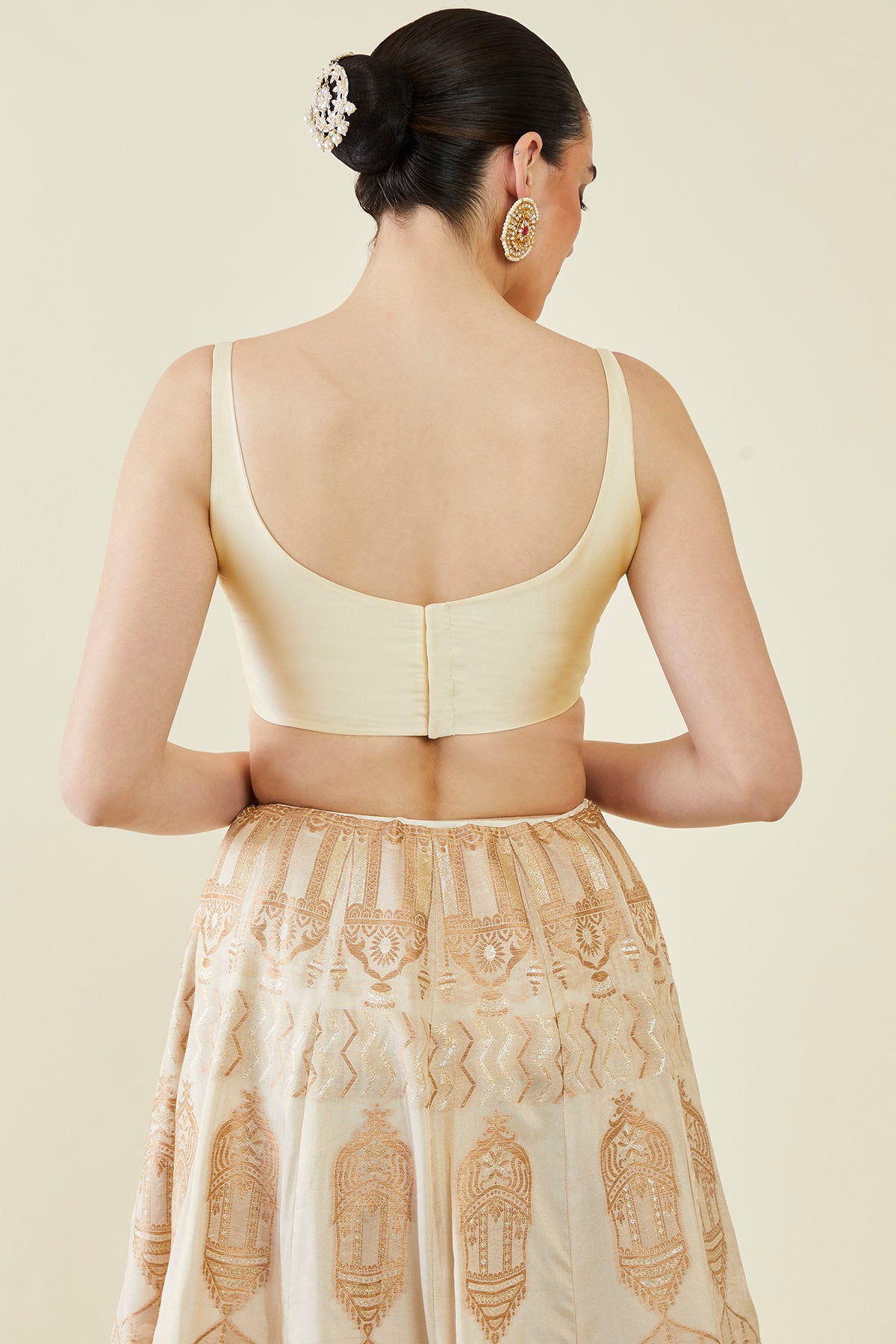 Women's Cream Taffeta Solid Sleeveless Padded Blouse