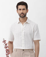 Men's White Casual Regular Fit Printed Half Sleeves Shirt