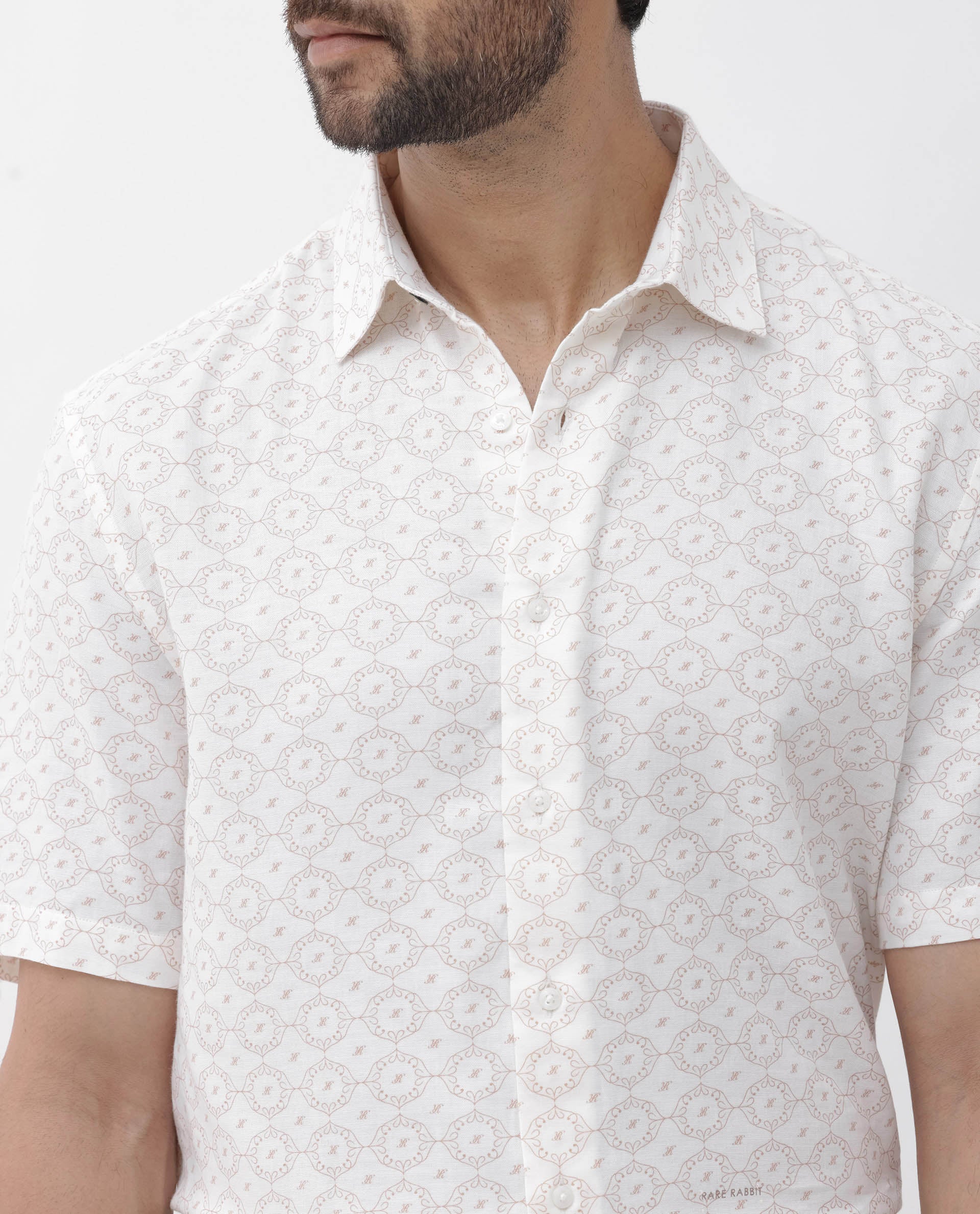 Men's White Casual Regular Fit Printed Half Sleeves Shirt