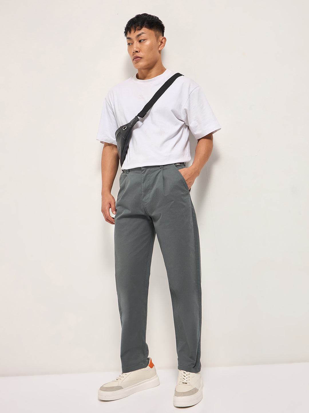 Men's Grey Casual Regular Fit Solid Trouser