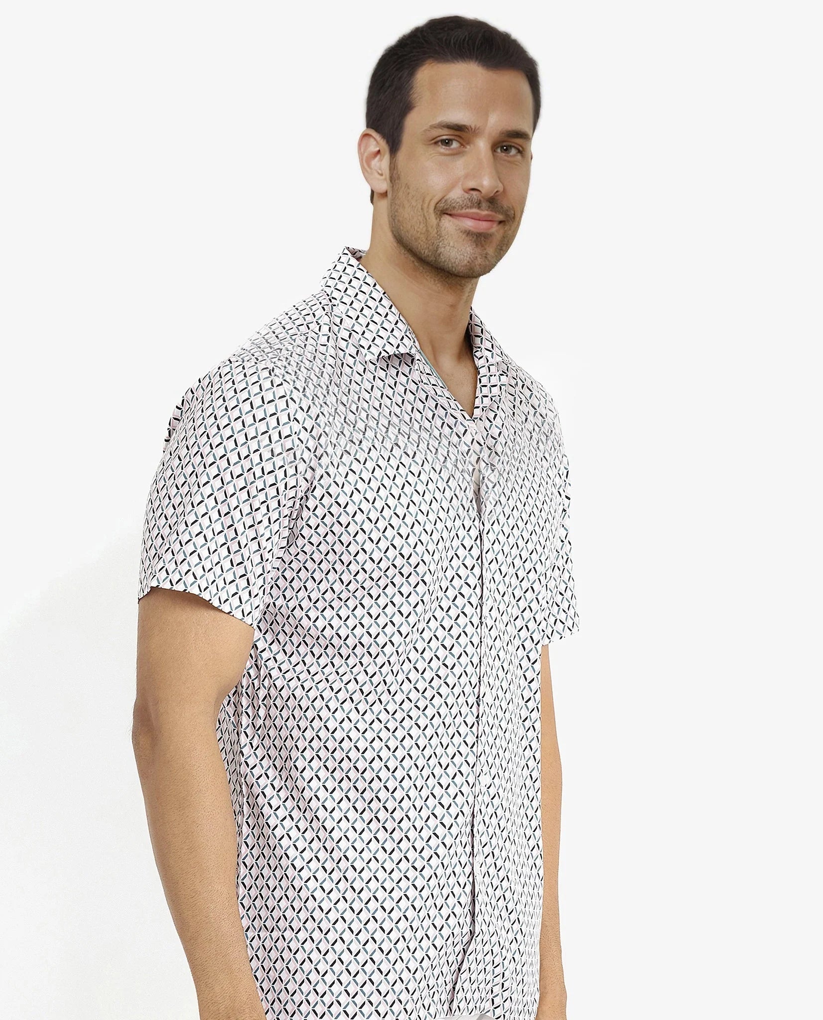 Men's White Casual Regular Fit Printed Half Sleeves Shirt