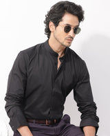 Men's Black Formal Regular Fit Solid Full Sleeves Shirt