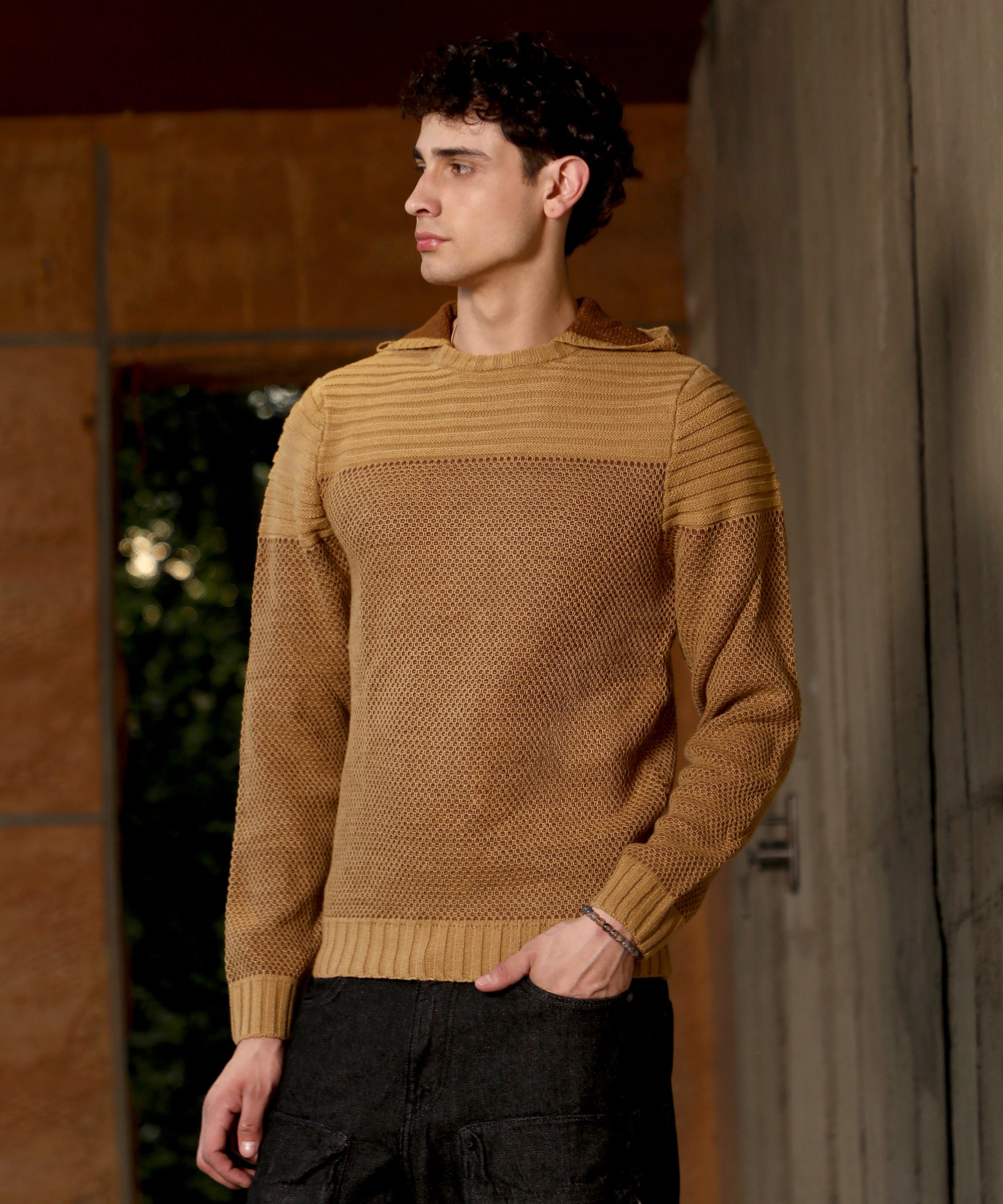 Men's Brown Textured Knit Pullover Sweater