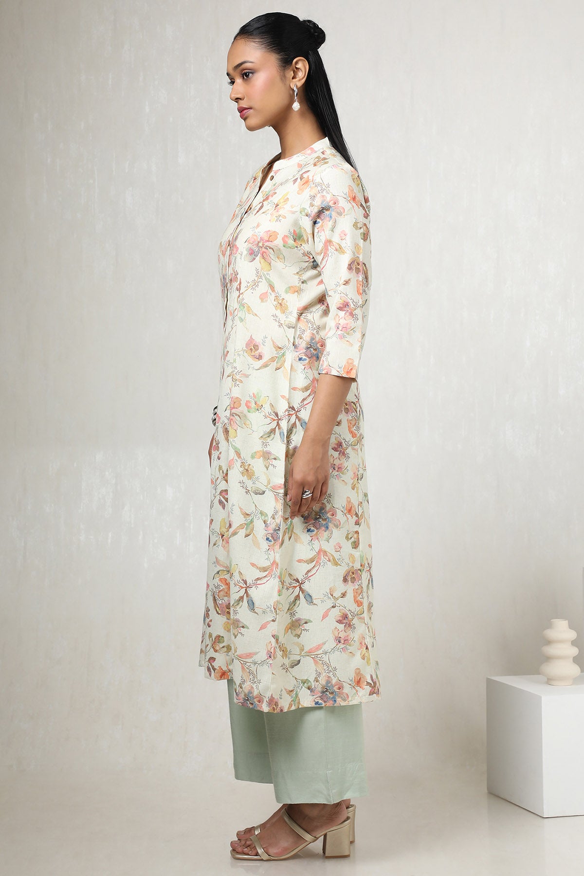 Women's Cream Linen Floral Print Kurta