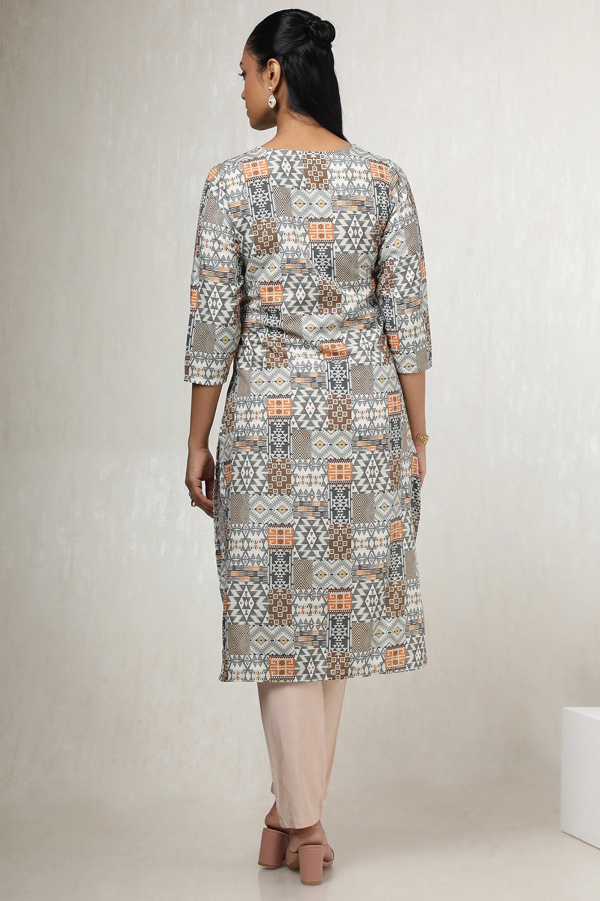 Women's Beige Rayon Ethnic Motifs Kurta