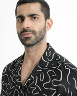 Men's Black Casual Regular Fit Printed Half Sleeves Shirt