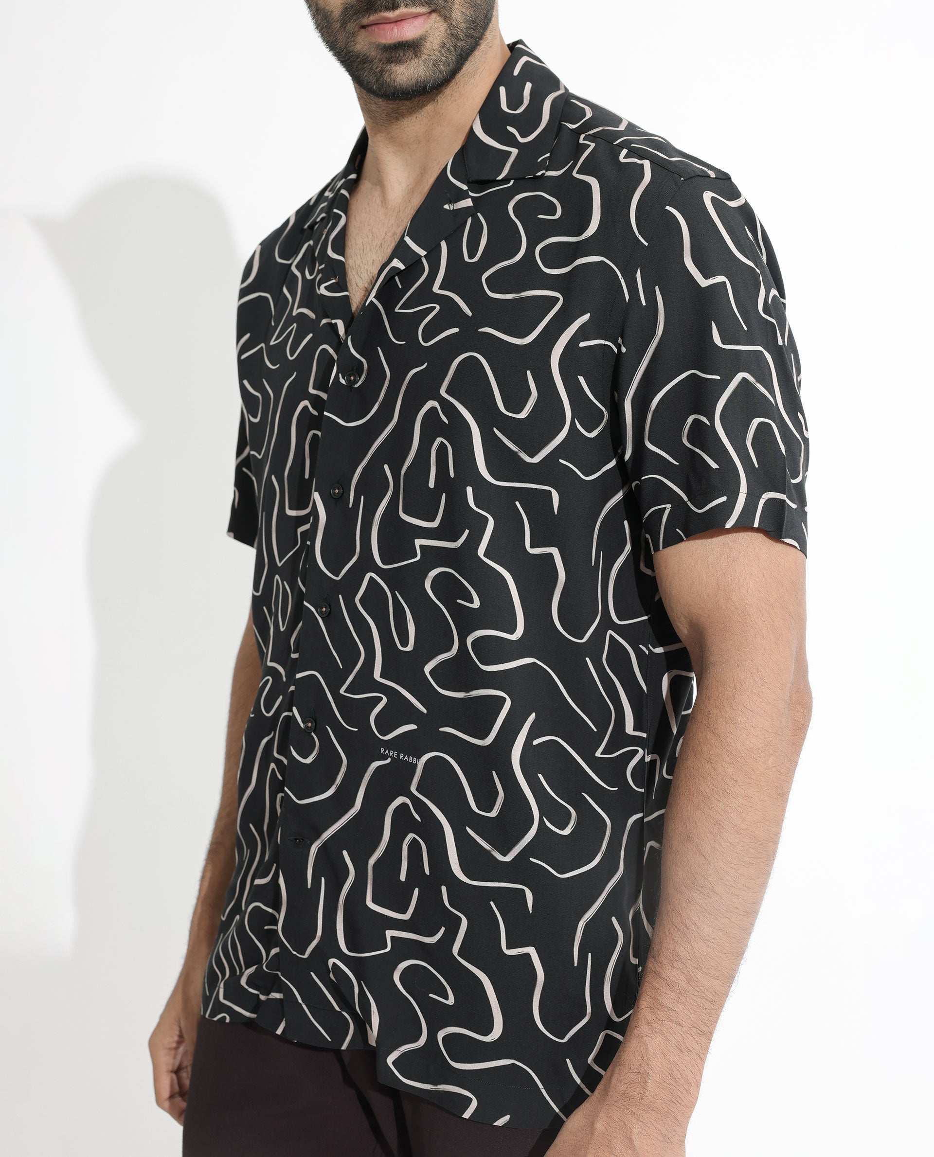 Men's Black Casual Regular Fit Printed Half Sleeves Shirt
