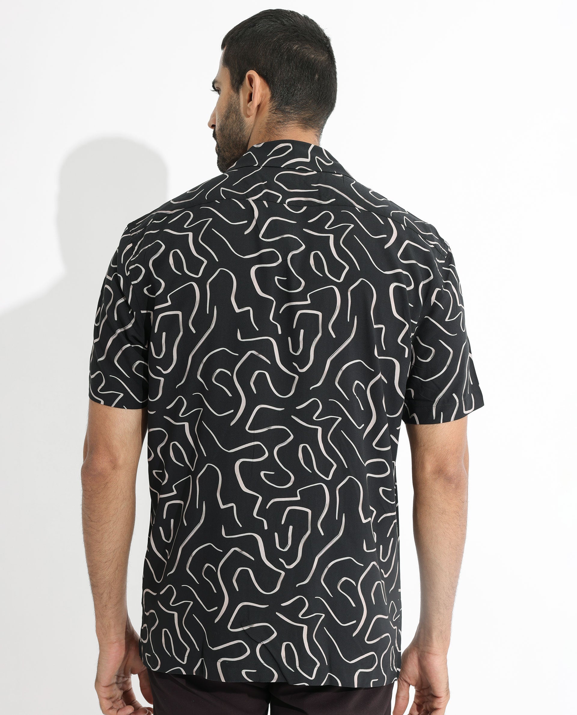 Men's Black Casual Regular Fit Printed Half Sleeves Shirt