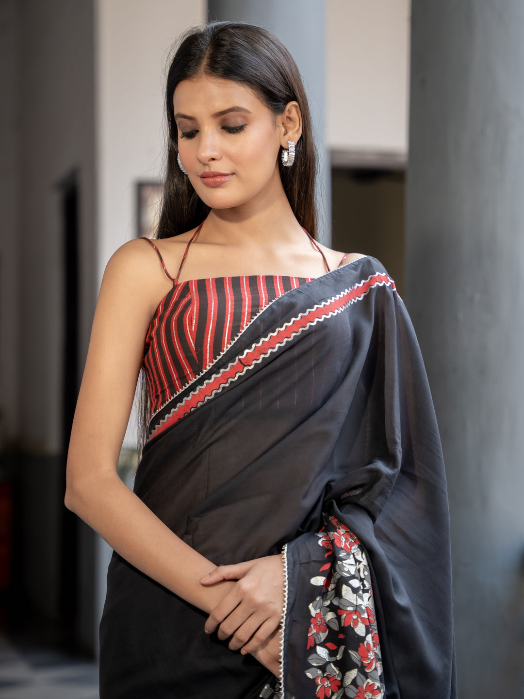 Women's Black Cotton Viscose Saree
