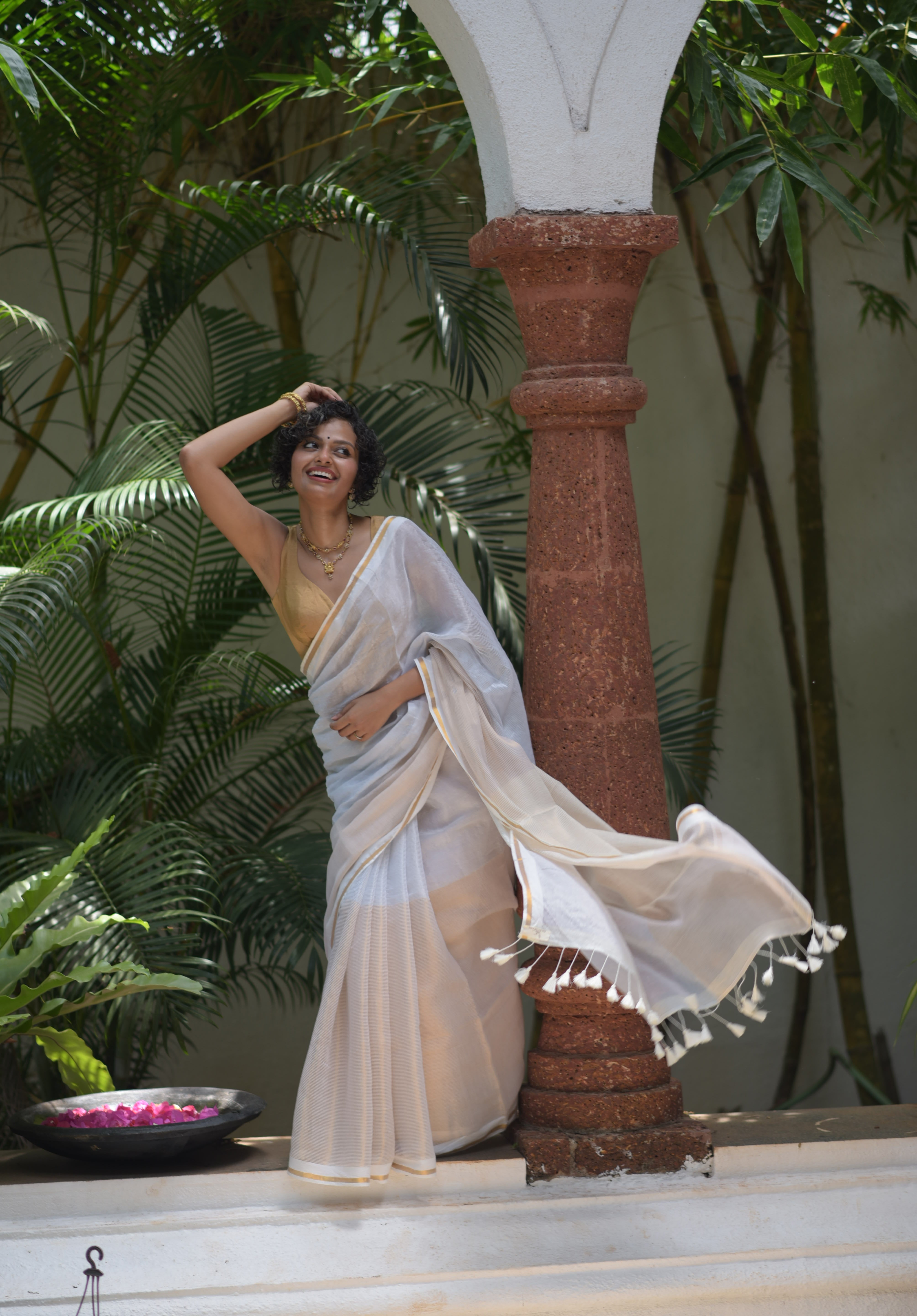 Women's White Pure Cotton Saree