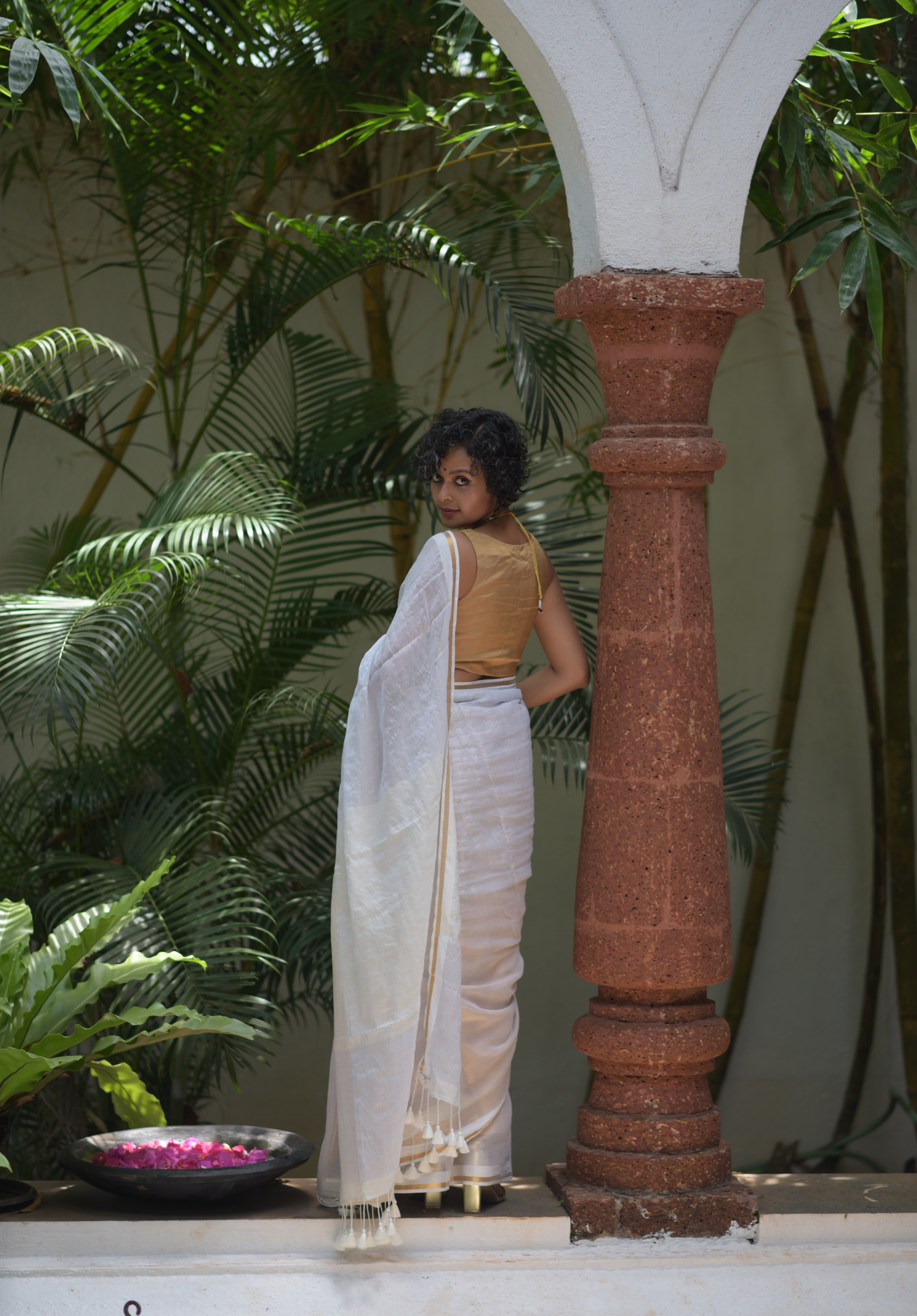 Women's White Pure Cotton Saree