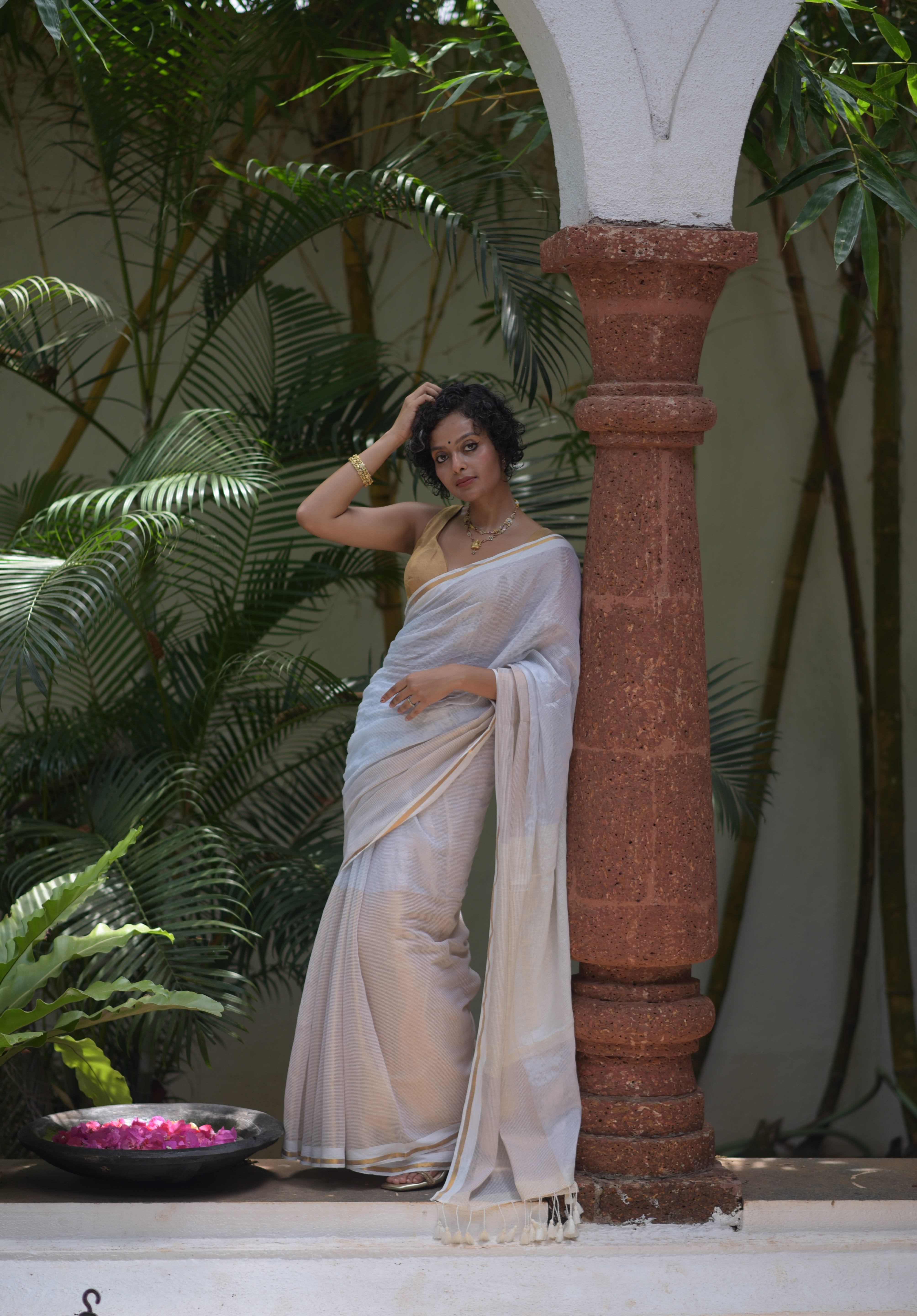 Women's White Pure Cotton Saree