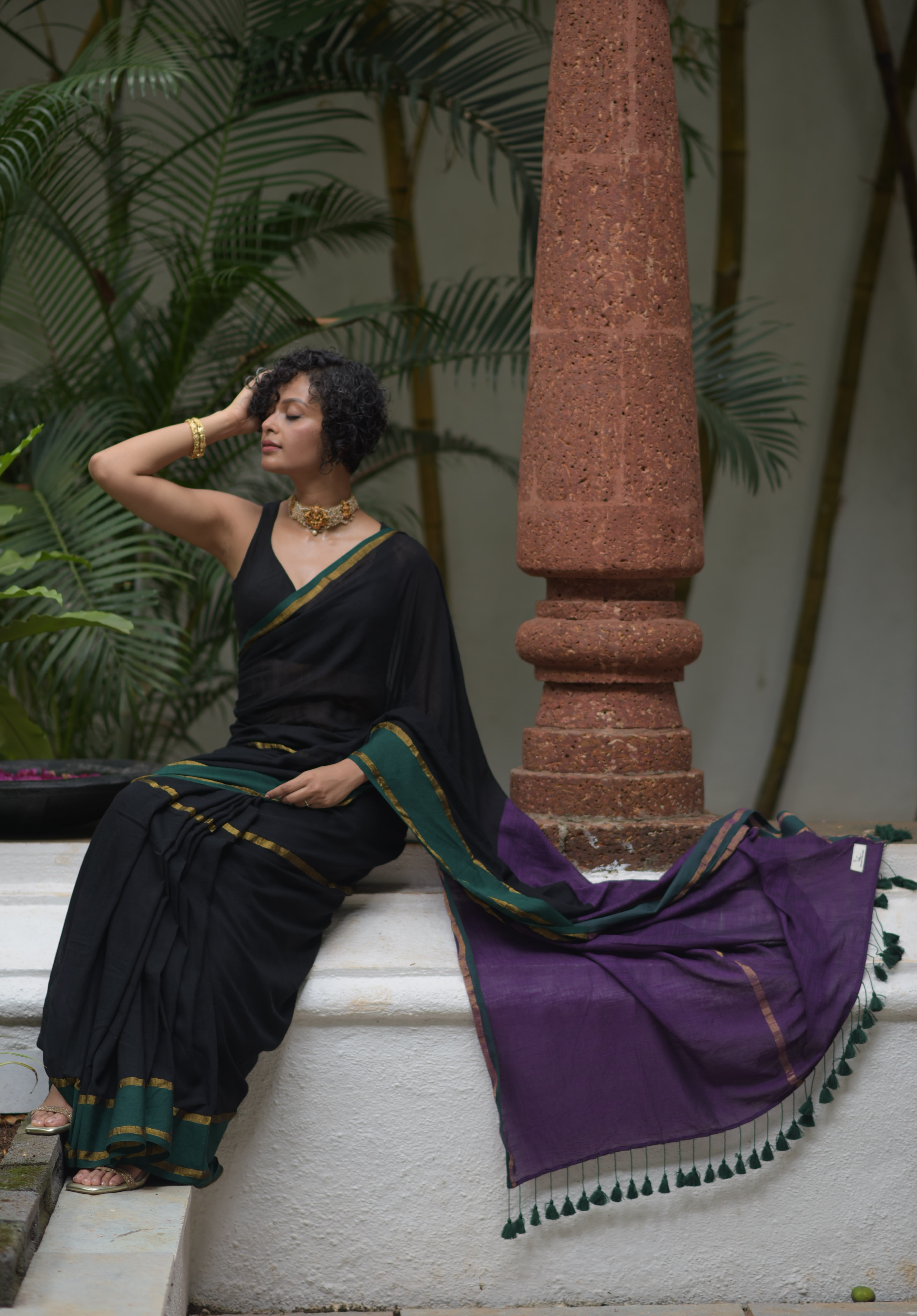 Women's Black Cotton Blend Saree
