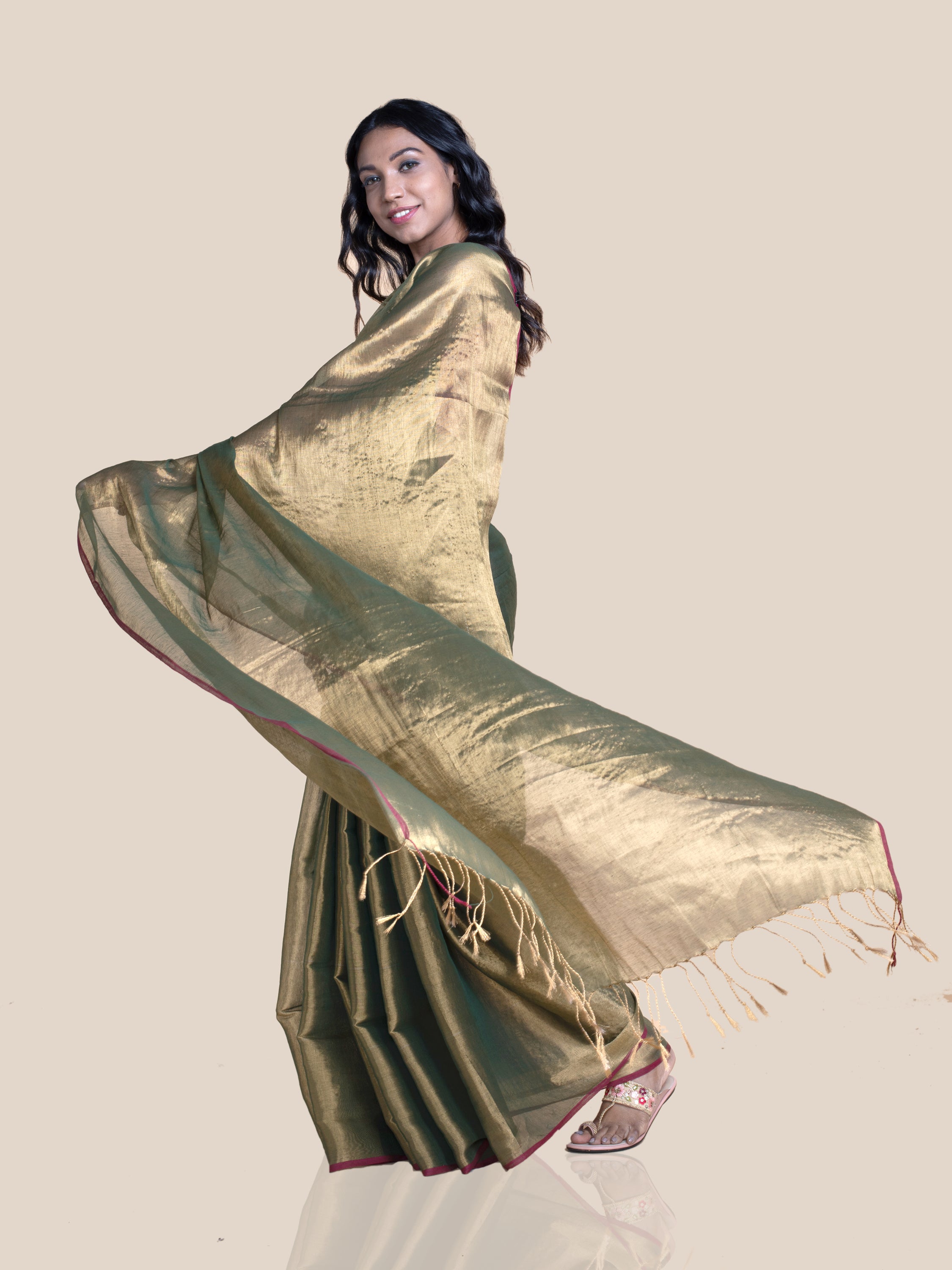 Women's Green Cotton Blend Saree