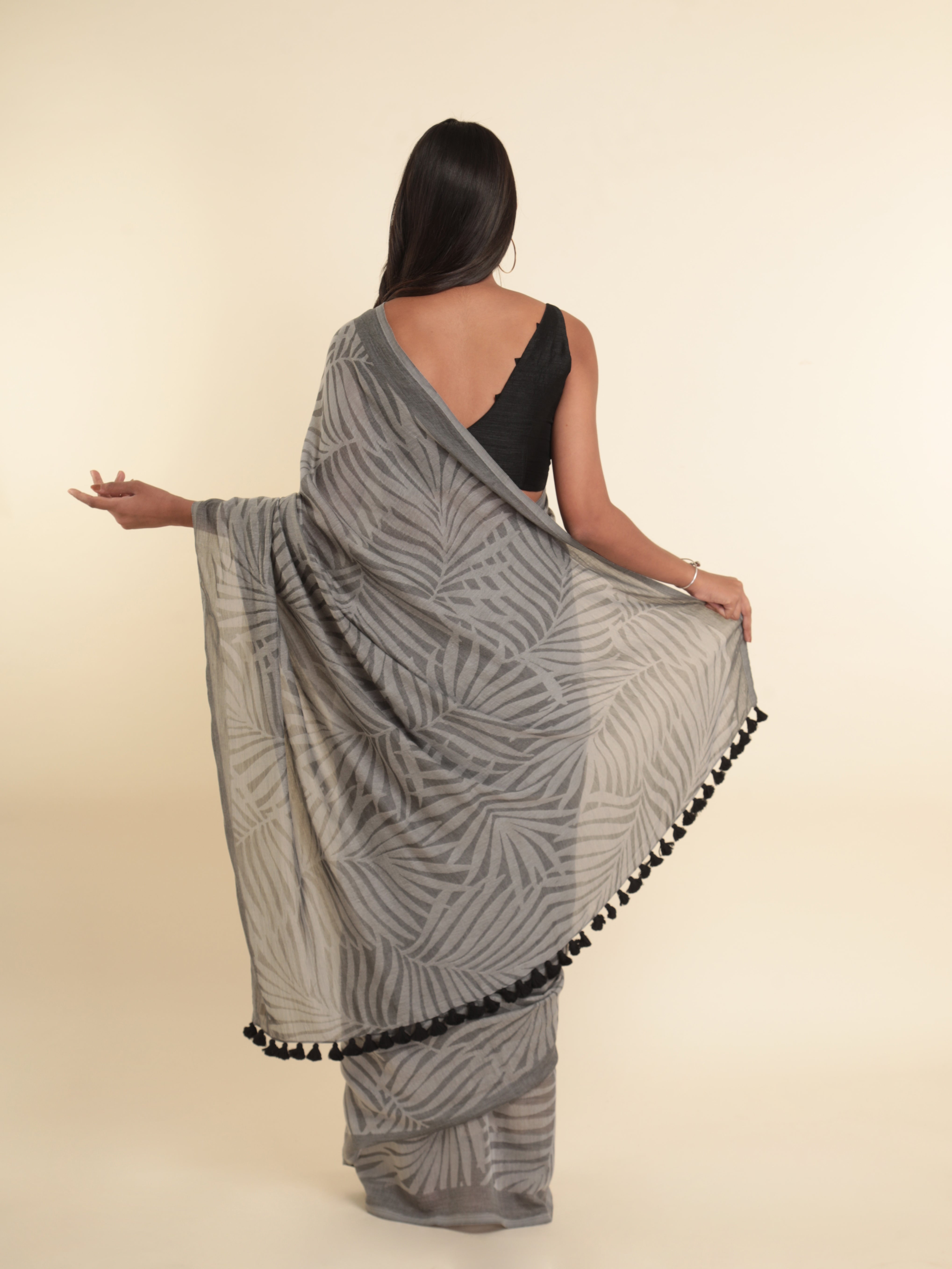 Women's Gray Cotton Blend Saree