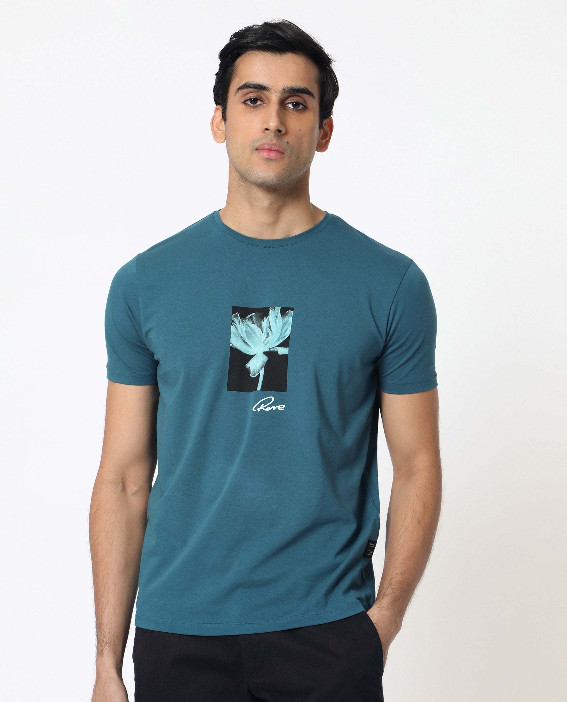 Men's Blue Casual Slim Fit Printed Half Sleeves Tshirt
