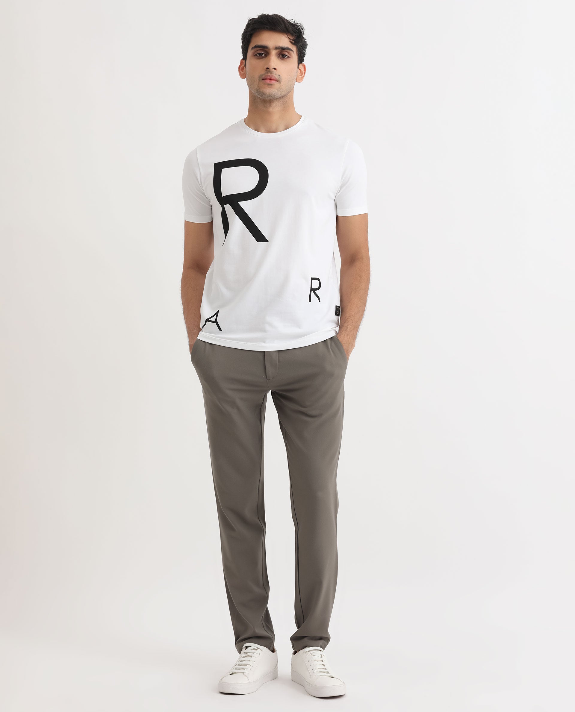 Men's White Casual Slim Fit Printed Half Sleeves Tshirt
