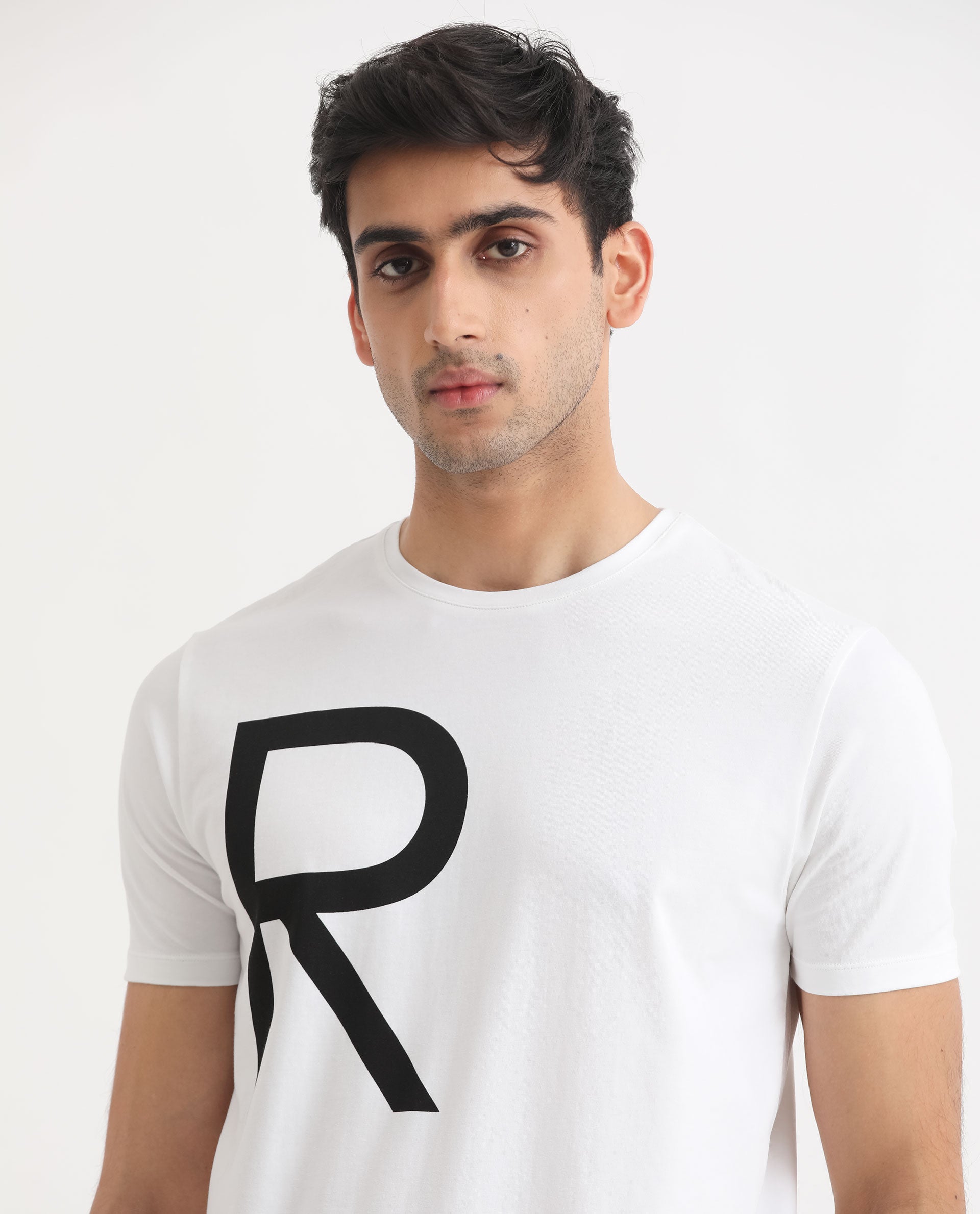 Men's White Casual Slim Fit Printed Half Sleeves Tshirt