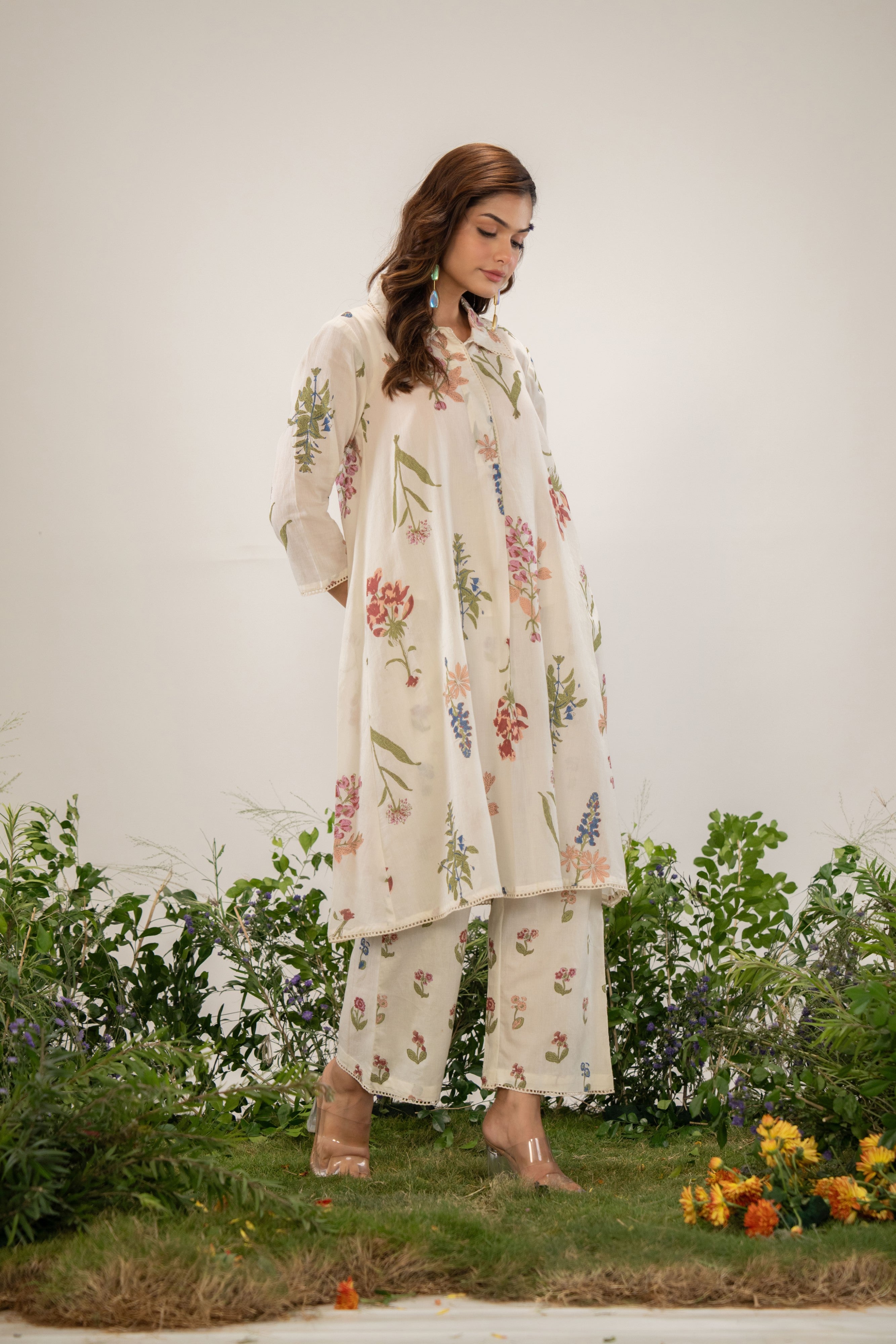 Women's Beige Fusion Regular Fit Printed Three Quarter Sleeves Kurtas Sets
