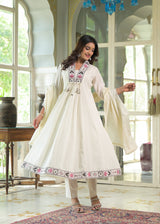 Women's White Fusion Regular Fit Embroidered Three Quarter Sleeves Kurtas Sets
