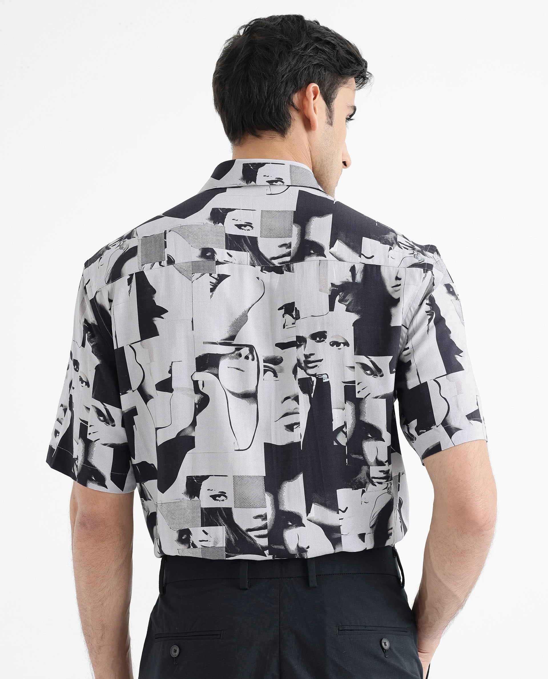 Men's Grey Casual Regular Fit Printed Half Sleeves Shirt