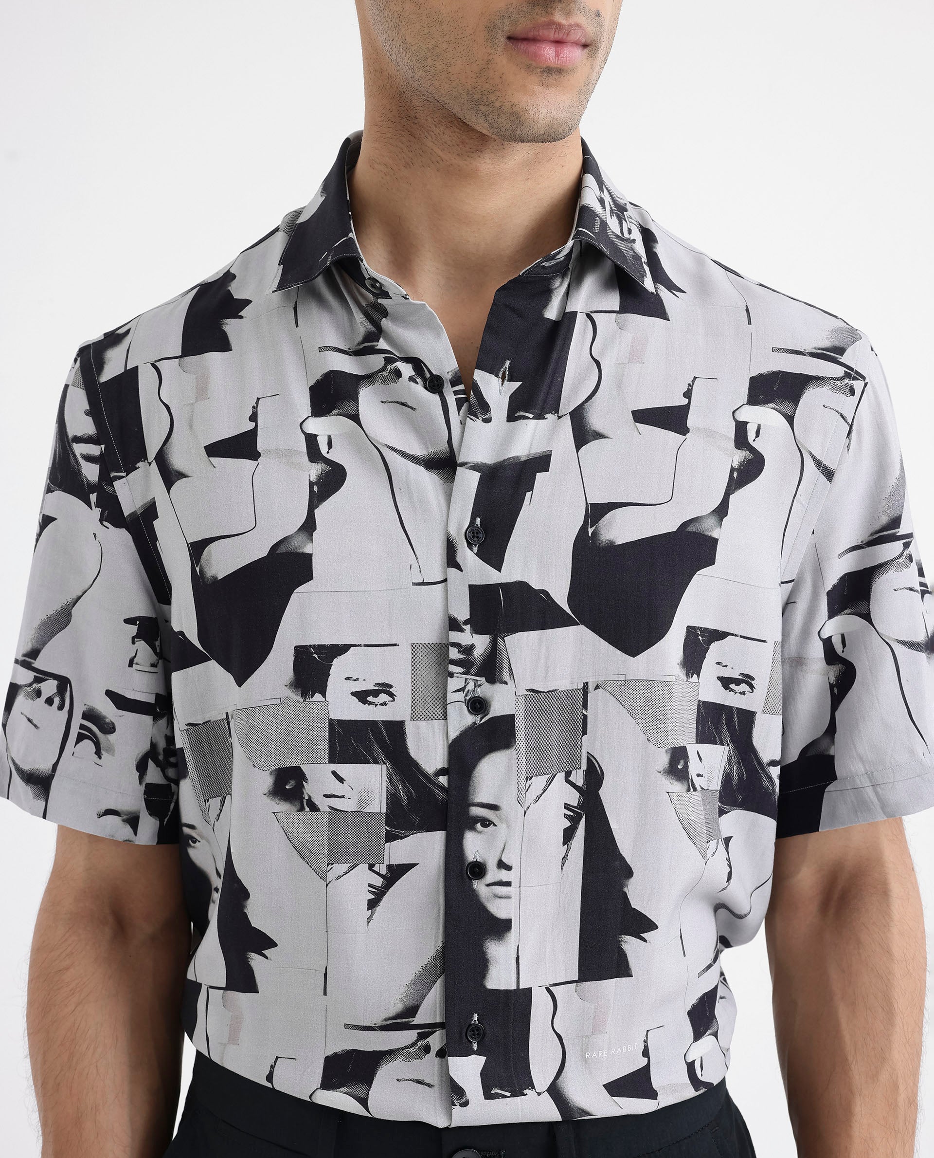Men's Grey Casual Regular Fit Printed Half Sleeves Shirt