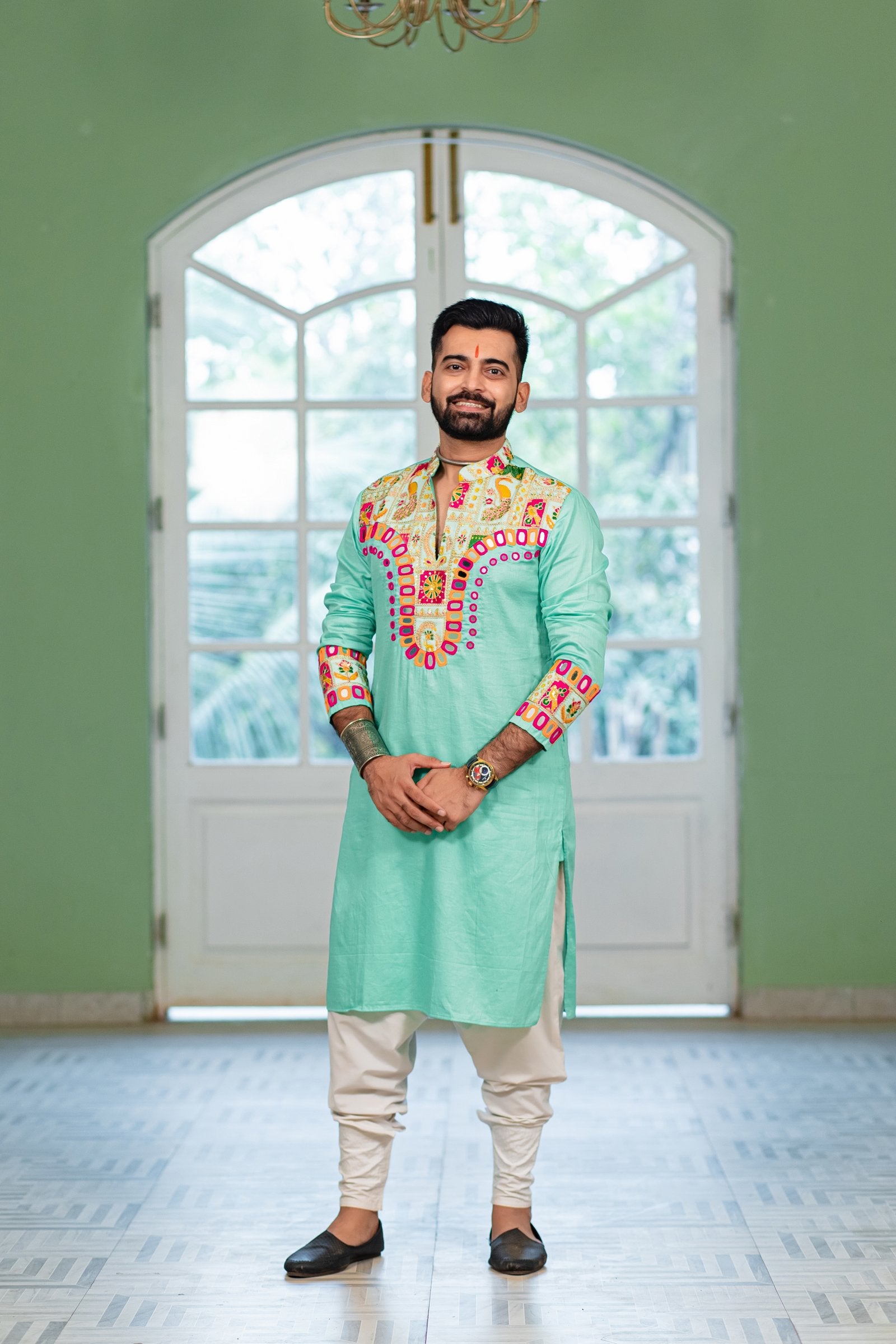 Men's Green Embroidered Full Sleeves Festive Kurta