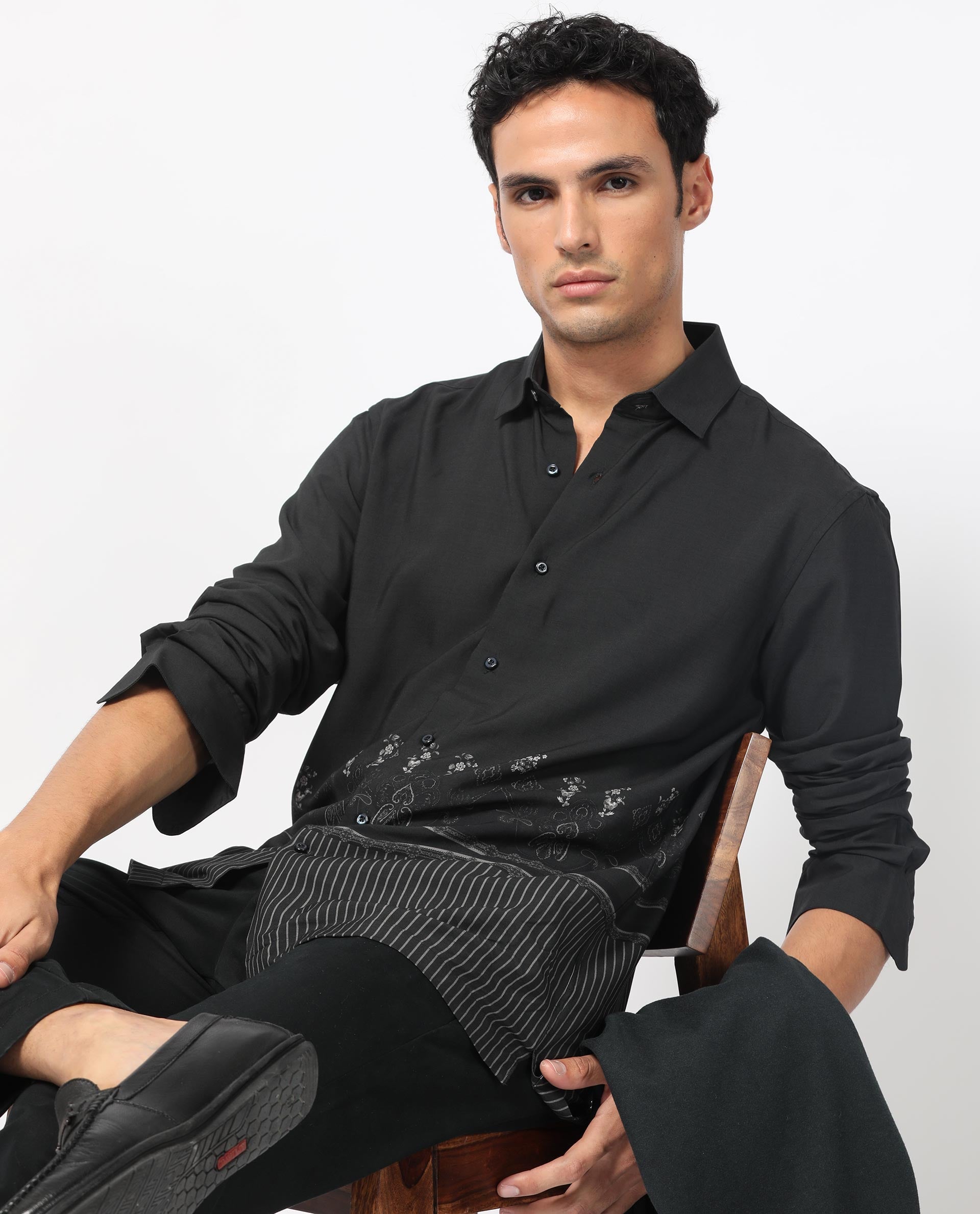 Men's Black Casual Regular Fit Printed Full Sleeves Shirt