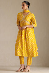 Women's Yellow Viscose Muslin Floral Print Suit Set With Zari
