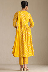 Women's Yellow Viscose Muslin Floral Print Suit Set With Zari