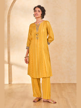 Women's Yellow Daily Printed Three Quarter Sleeves Kurta Set
