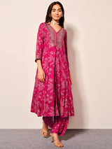 Women's Pink Festive Printed Three Quarter Sleeves Kurta Set