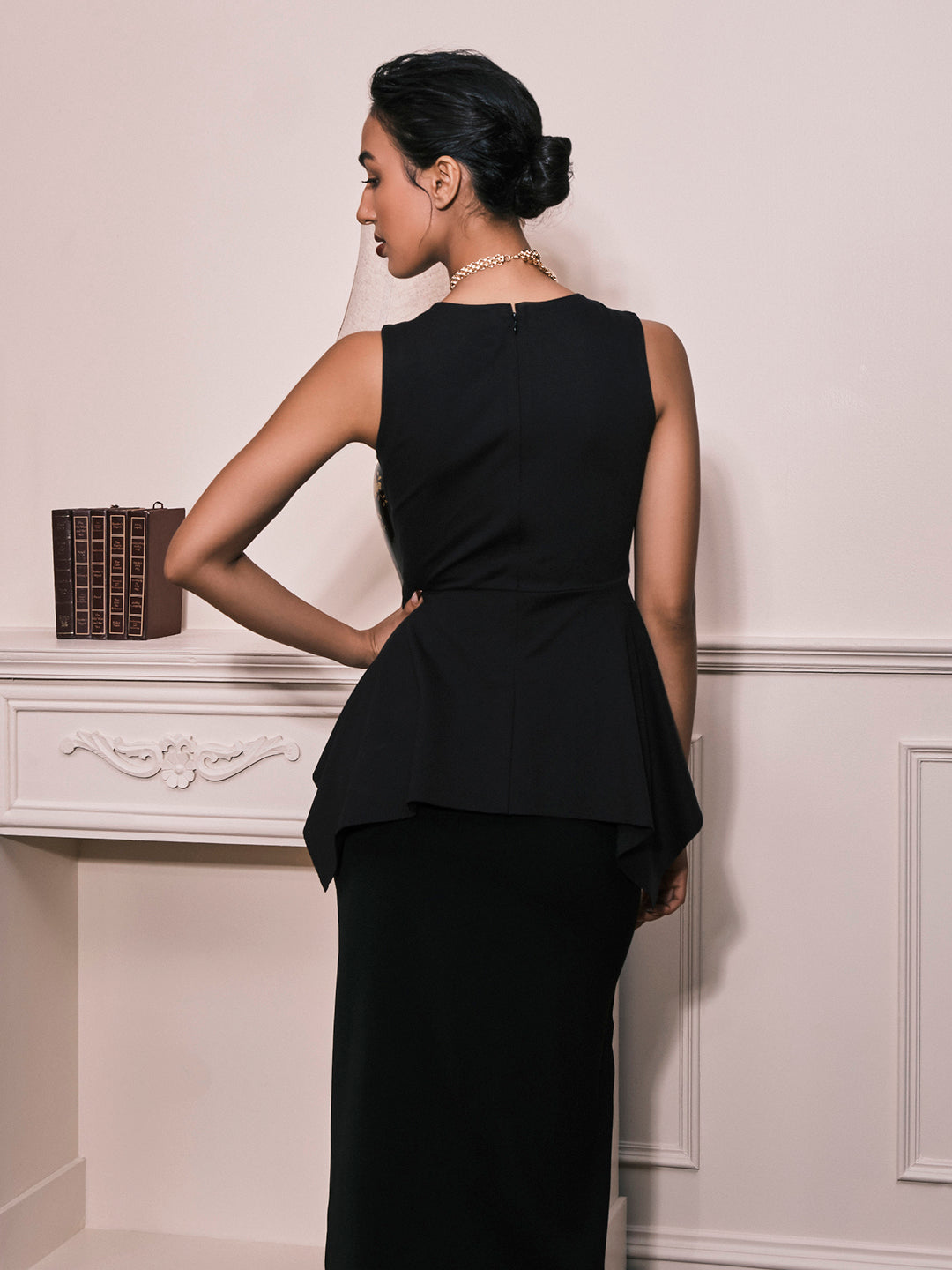 Women's Black Party Regular Fit Solid Skirts
