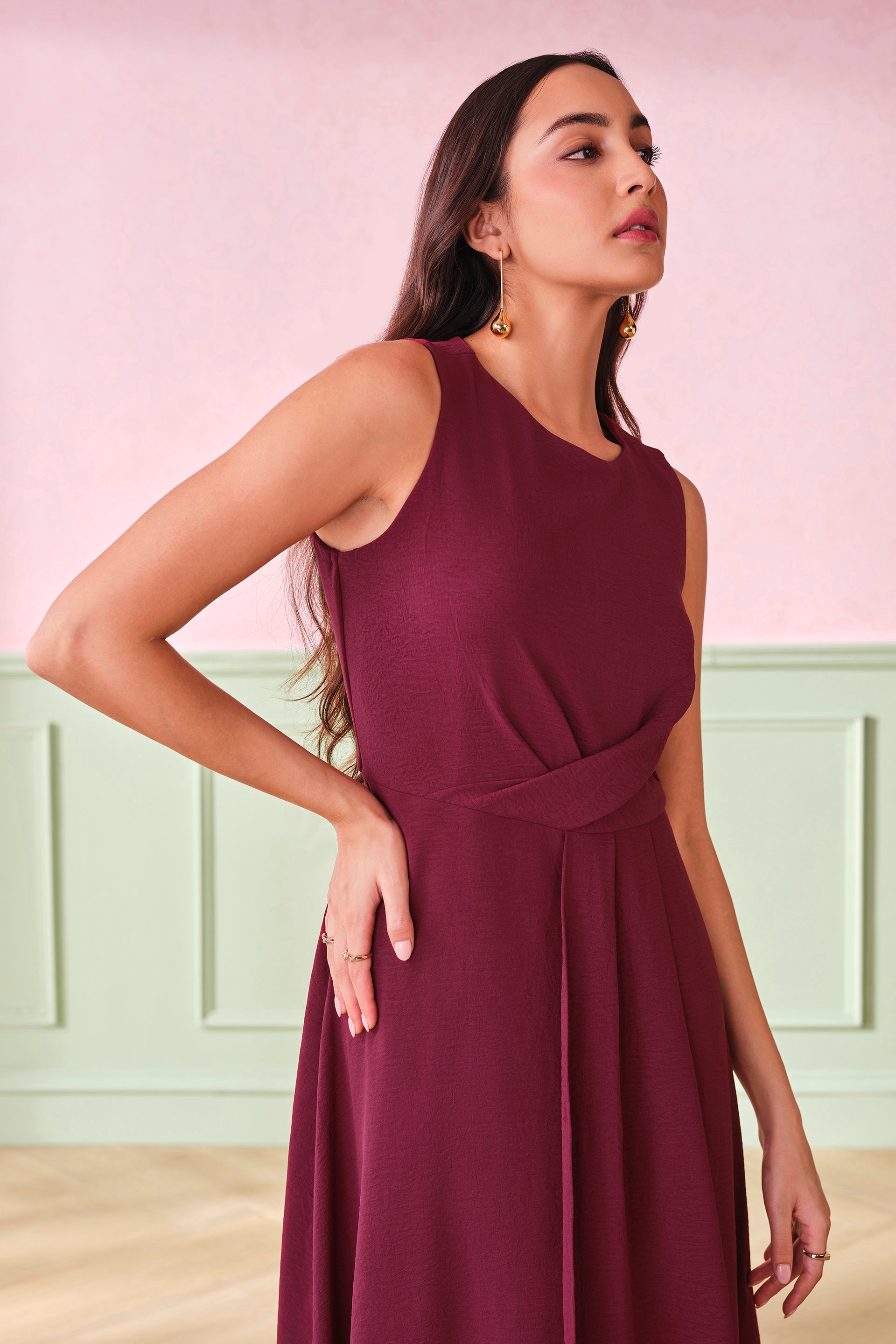 Women's Red Casual Regular Fit Solid Sleeveless Dress
