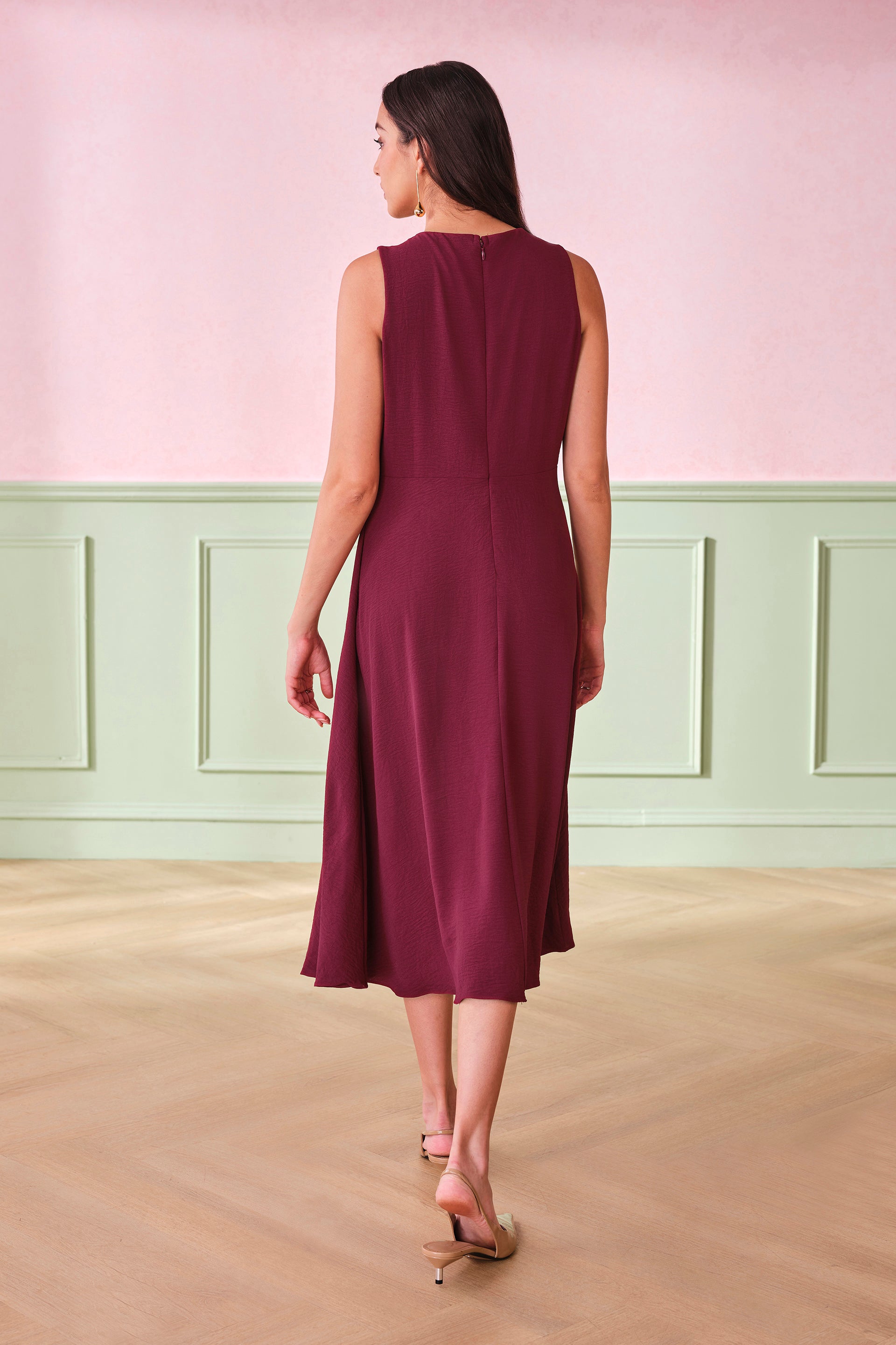 Women's Red Casual Regular Fit Solid Sleeveless Dress