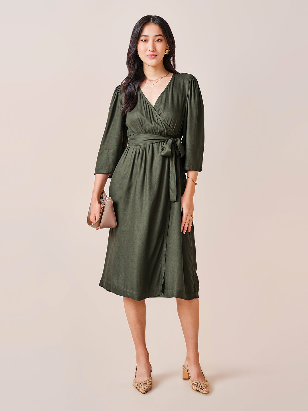 Women's Green Casual Regular Fit Solid Sleeveless Dress
