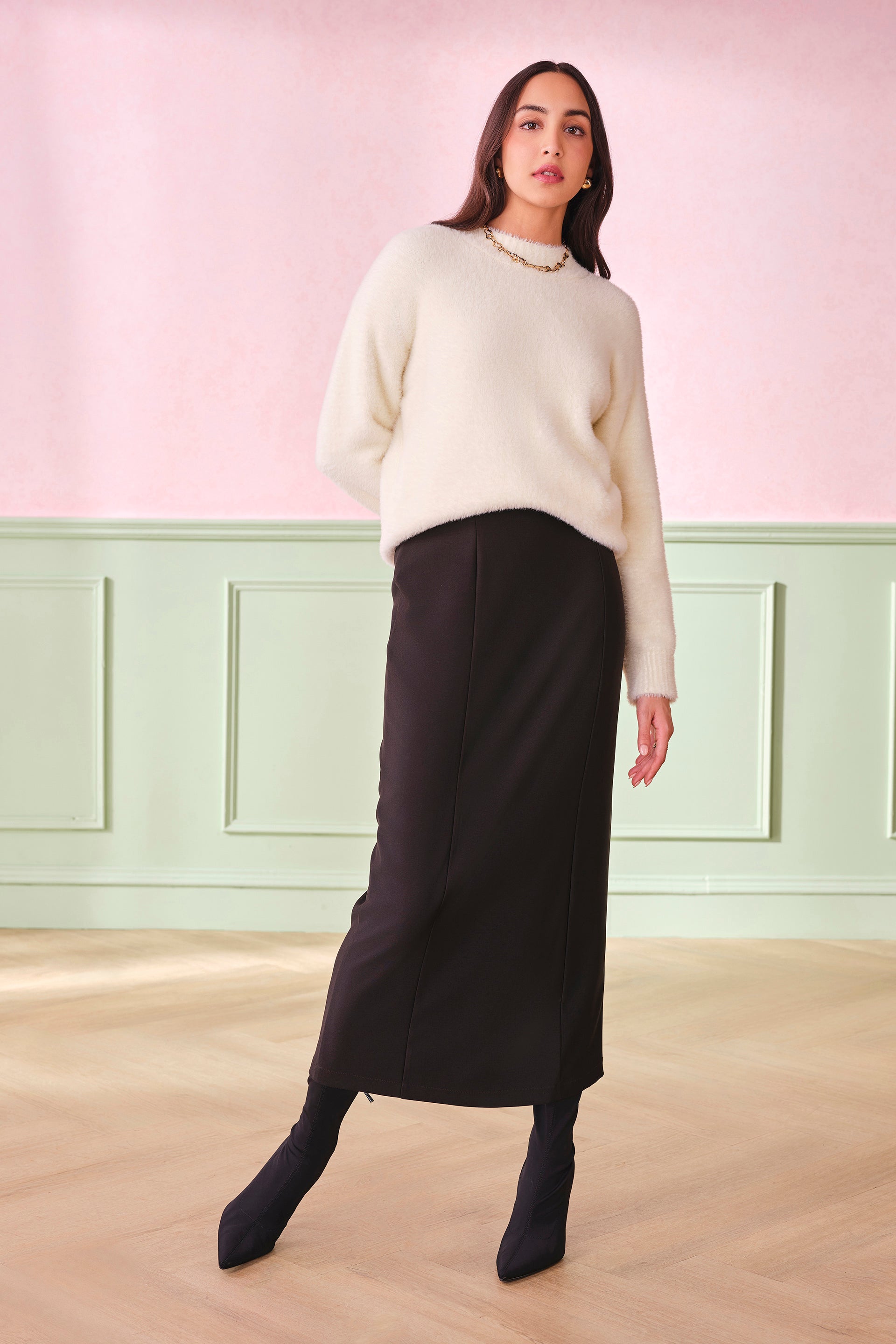 Women's White Solid Nylon Regular Length Knited Top