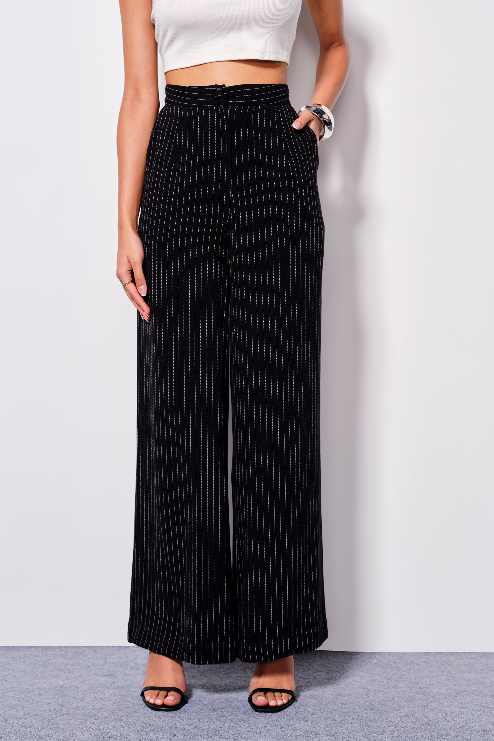 Women's Beige Casual Regular Fit Solid Trousers