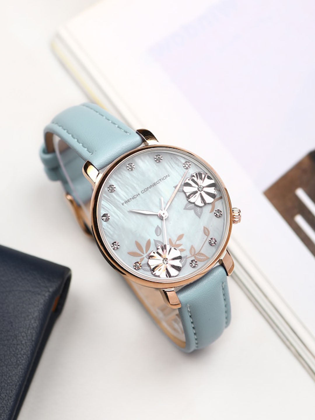 Women's Blue Casual Round Analogue Watch-FC21LU