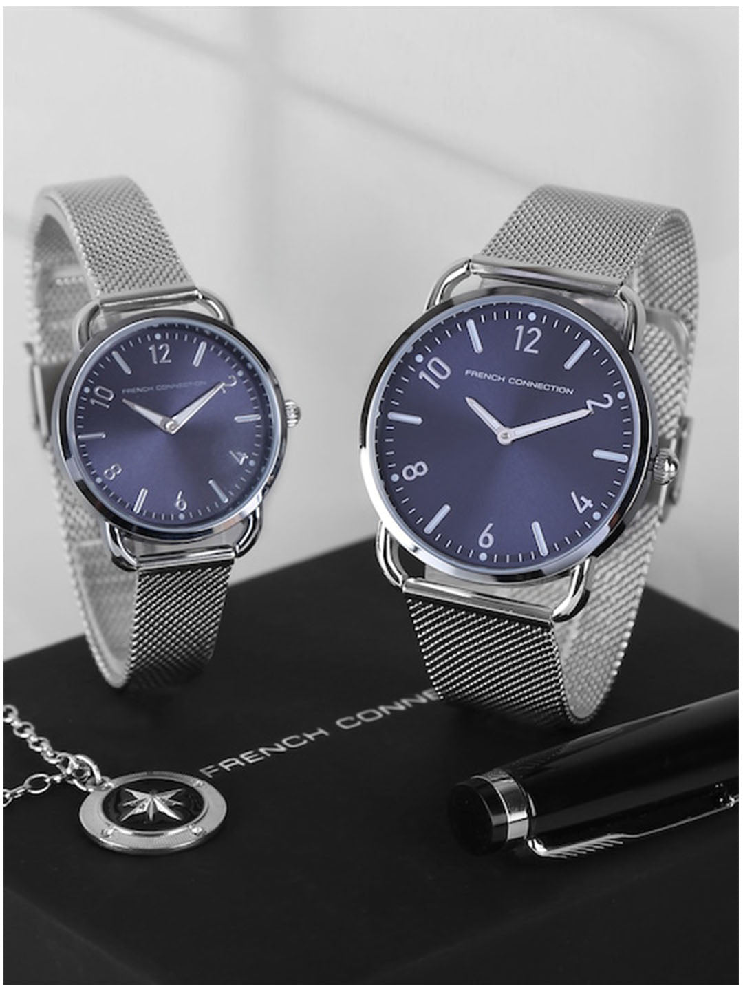Unisex Blue Metal Round Couple Analogue Watch