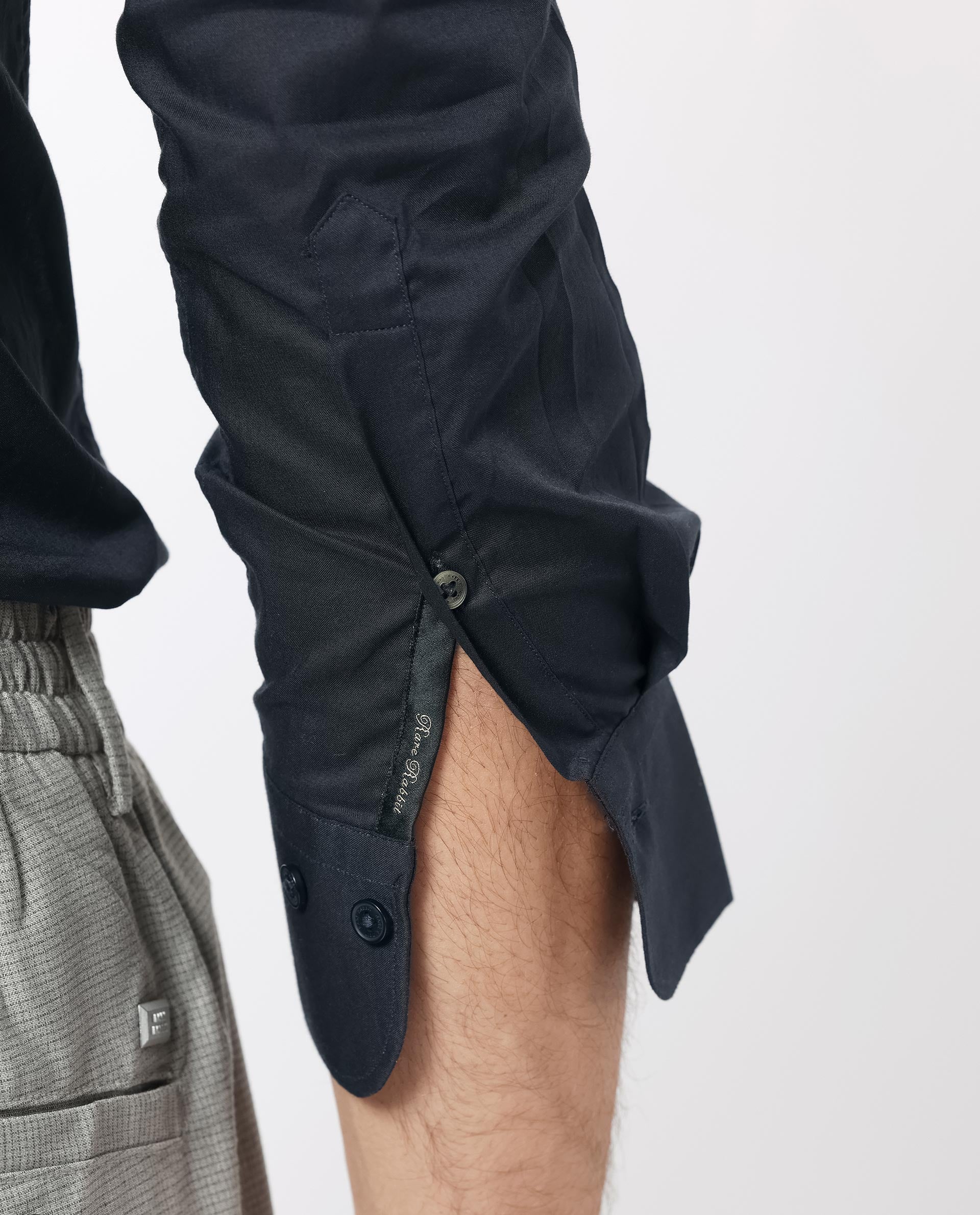 Men's Navy Casual Regular Fit Solid Full Sleeves Shirt