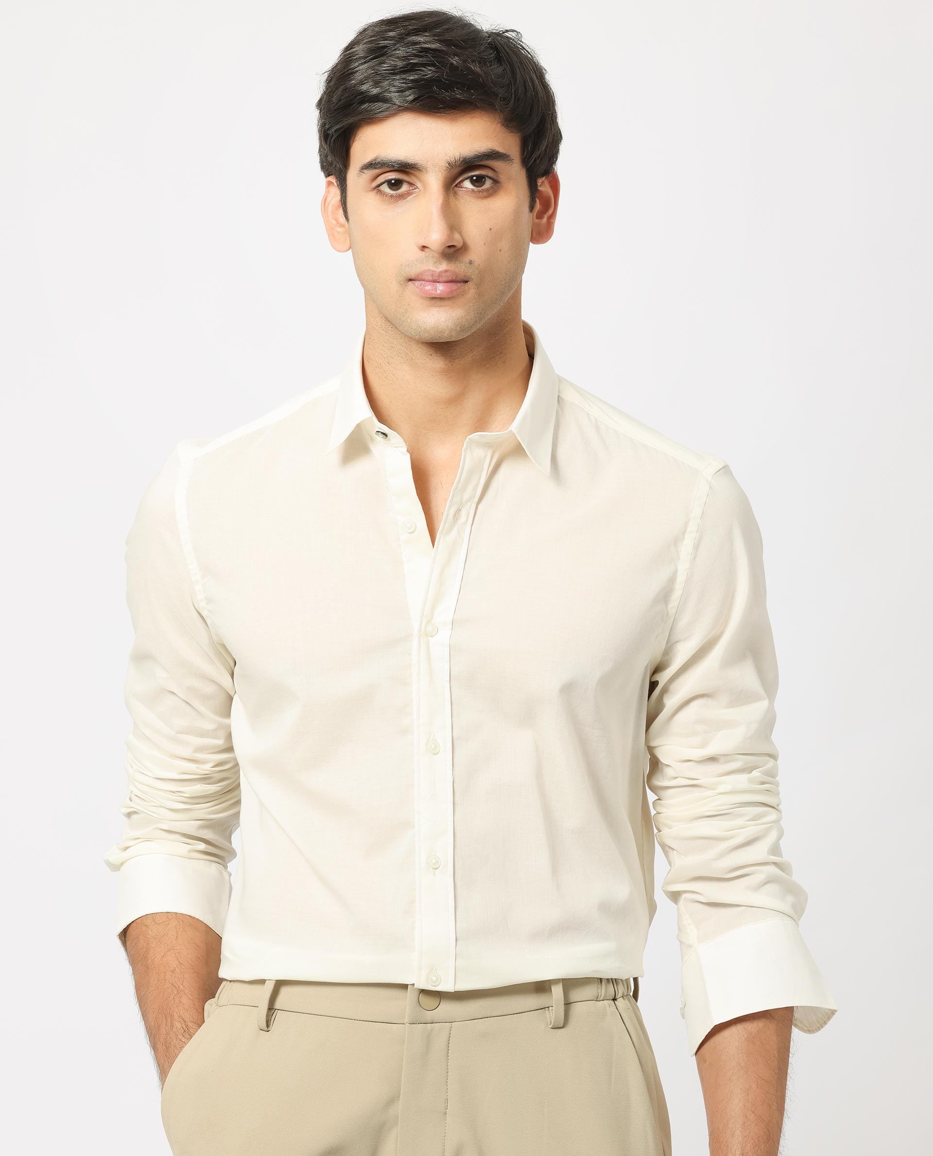 Men's White Casual Regular Fit Solid Full Sleeves Shirt