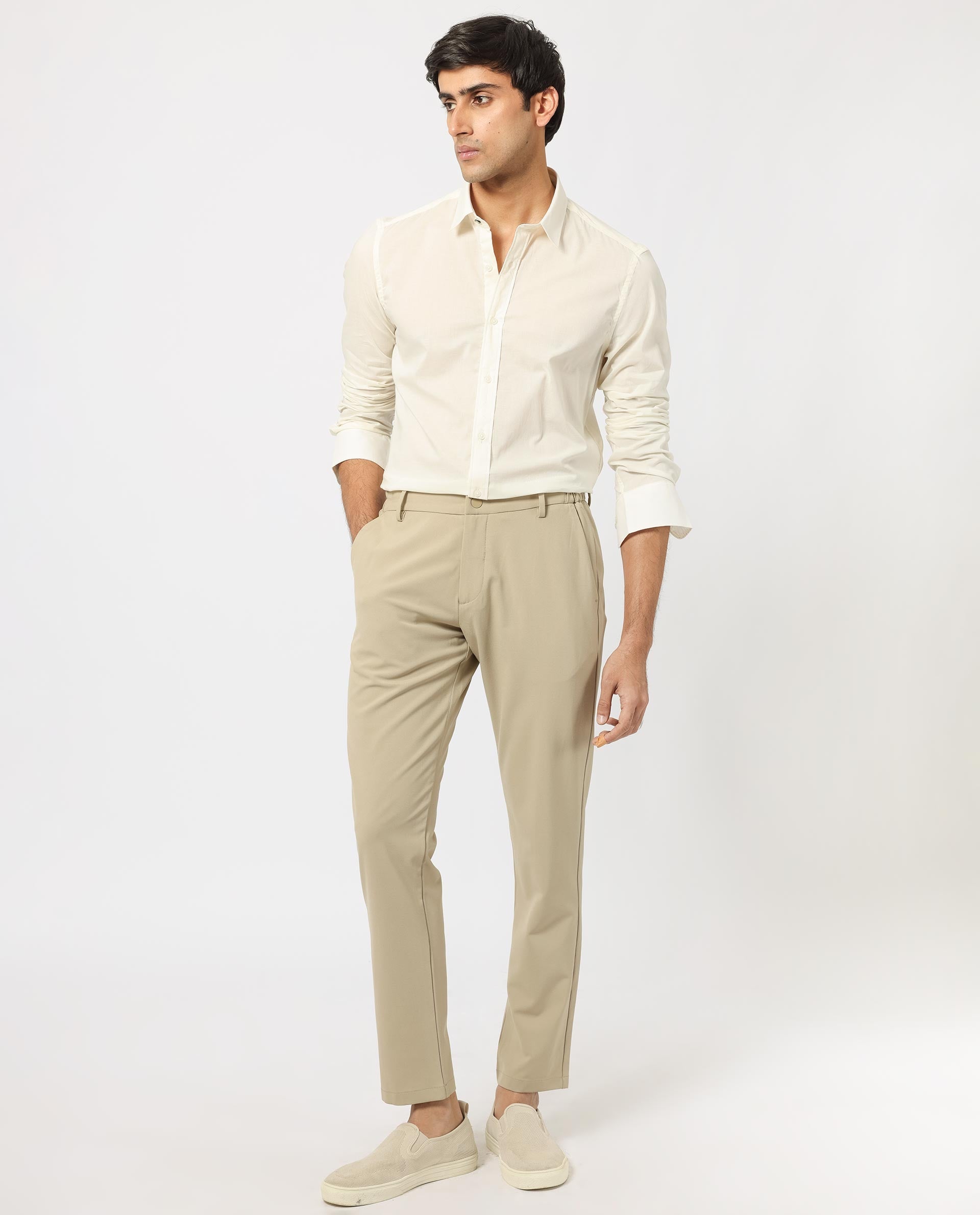 Men's White Casual Regular Fit Solid Full Sleeves Shirt