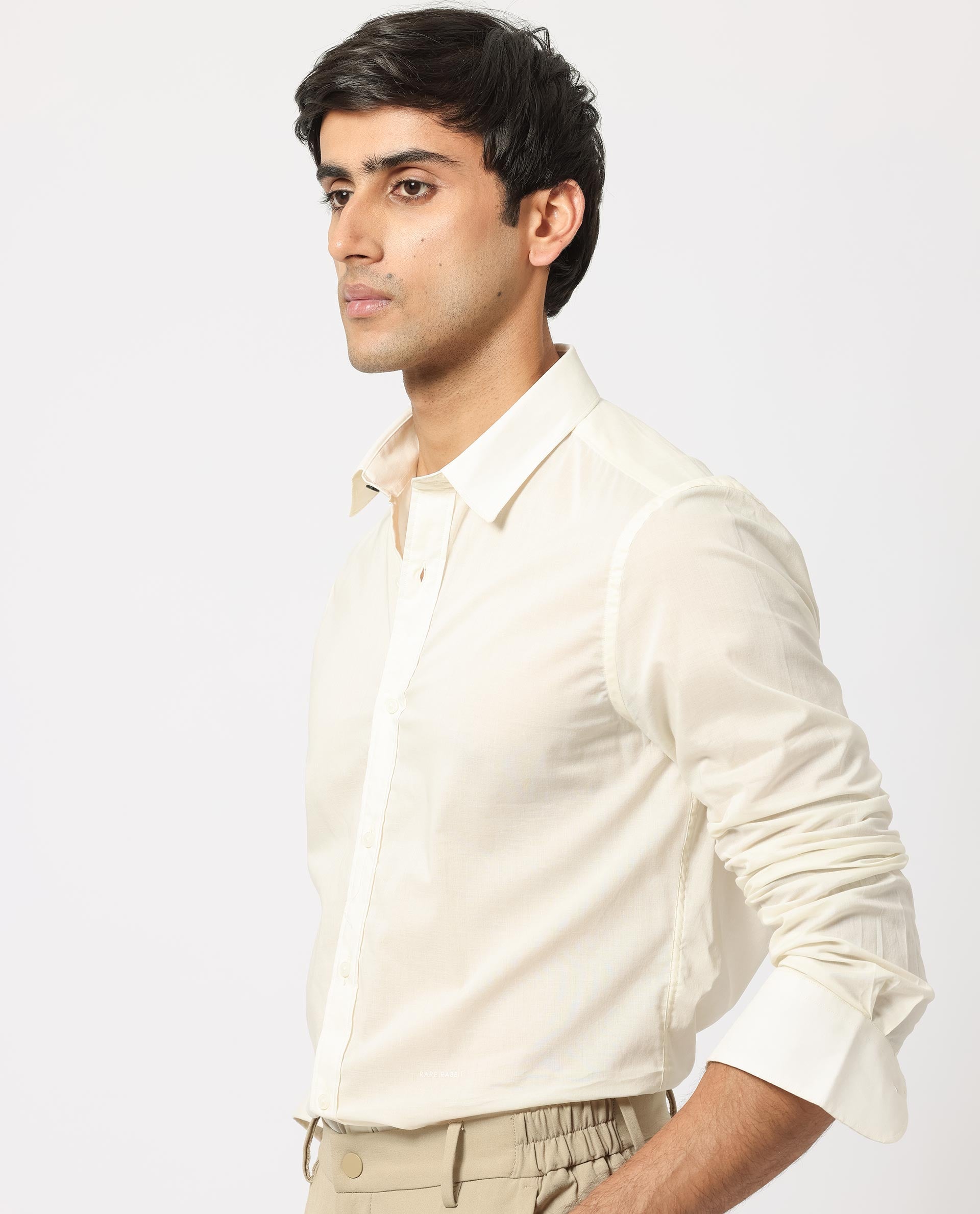 Men's White Casual Regular Fit Solid Full Sleeves Shirt