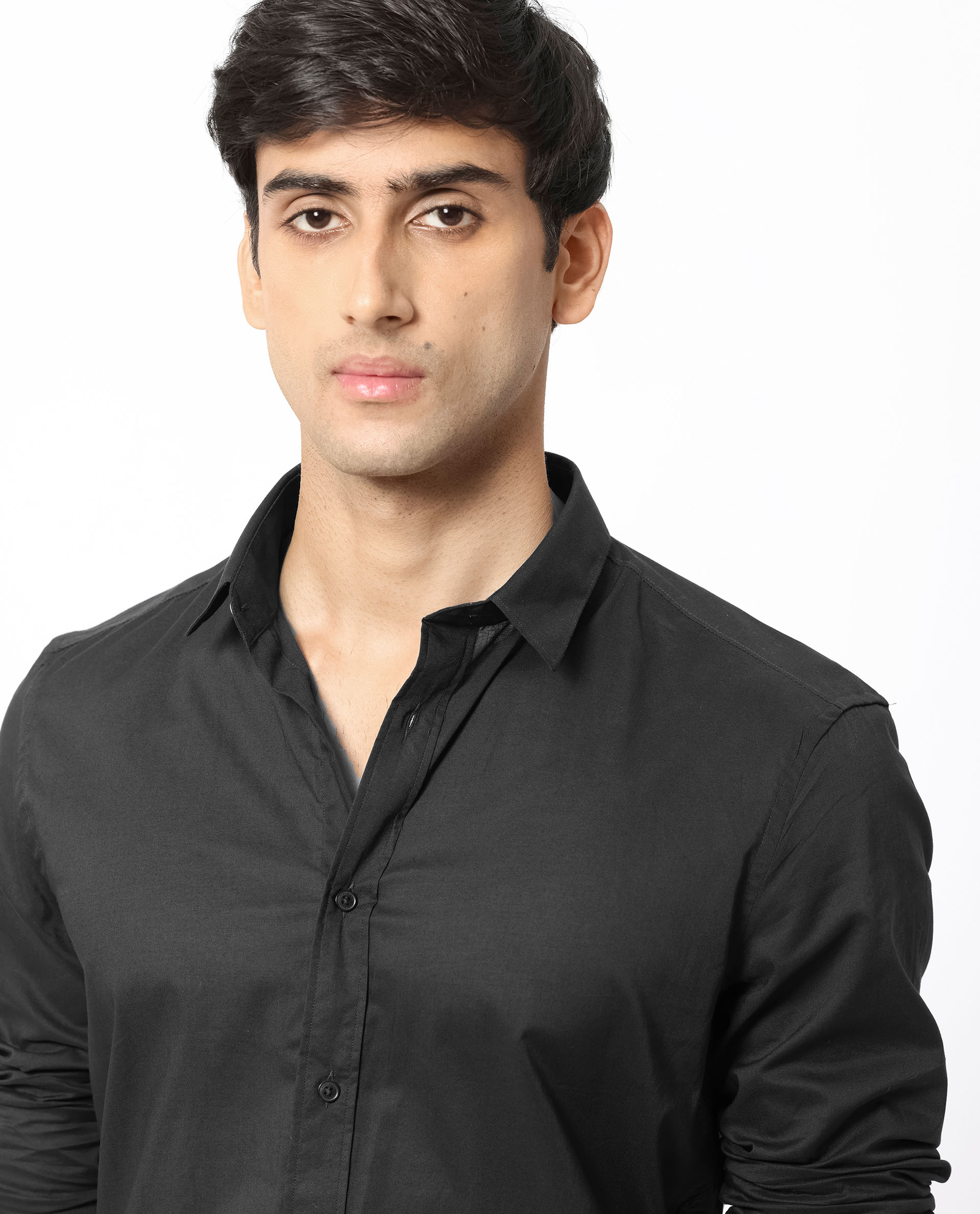 Men's Black Casual Regular Fit Solid Full Sleeves Shirt