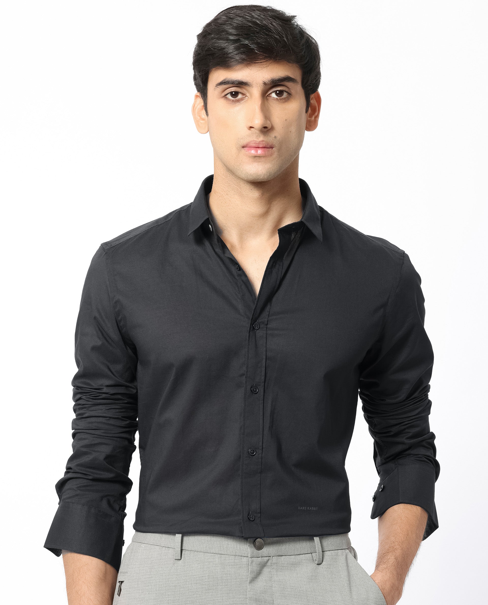 Men's Black Casual Regular Fit Solid Full Sleeves Shirt