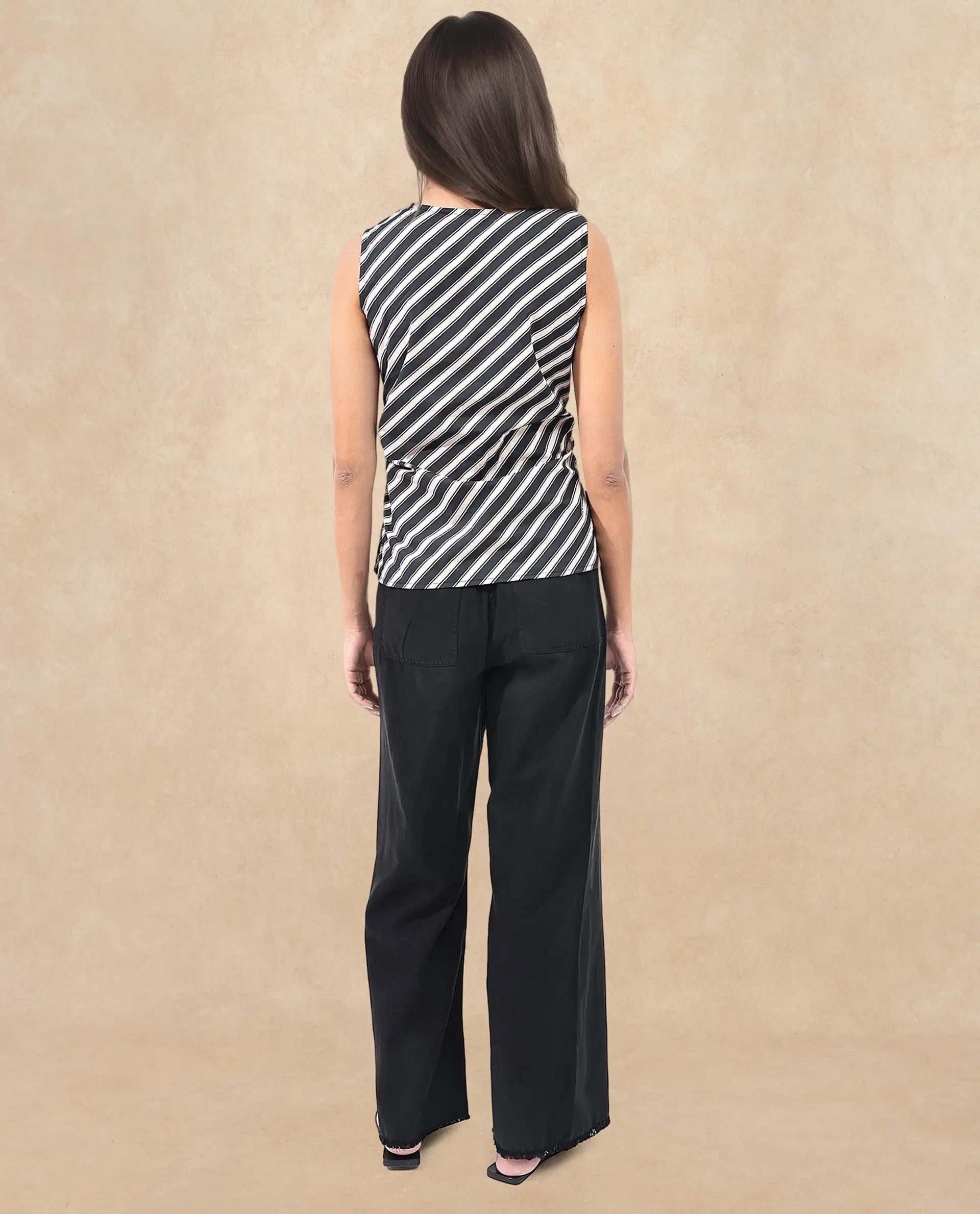 Women's Black Sleeveless Top