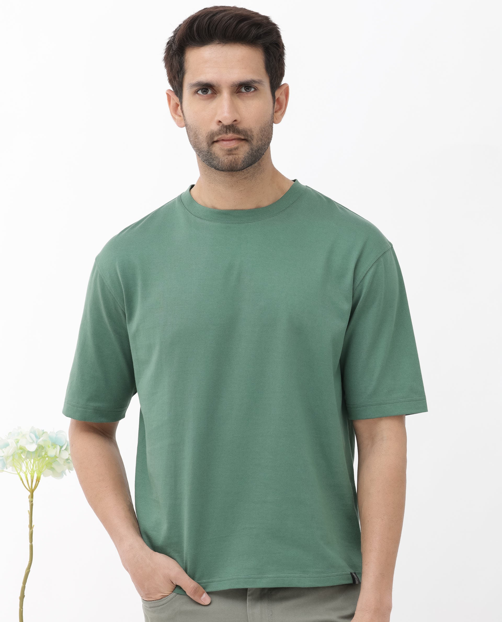 Men's Green Casual Oversized Fit Solid Half Sleeves Tshirt