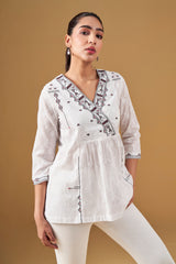 Women's White Casual Printed Three Quarter Sleeves Kurti